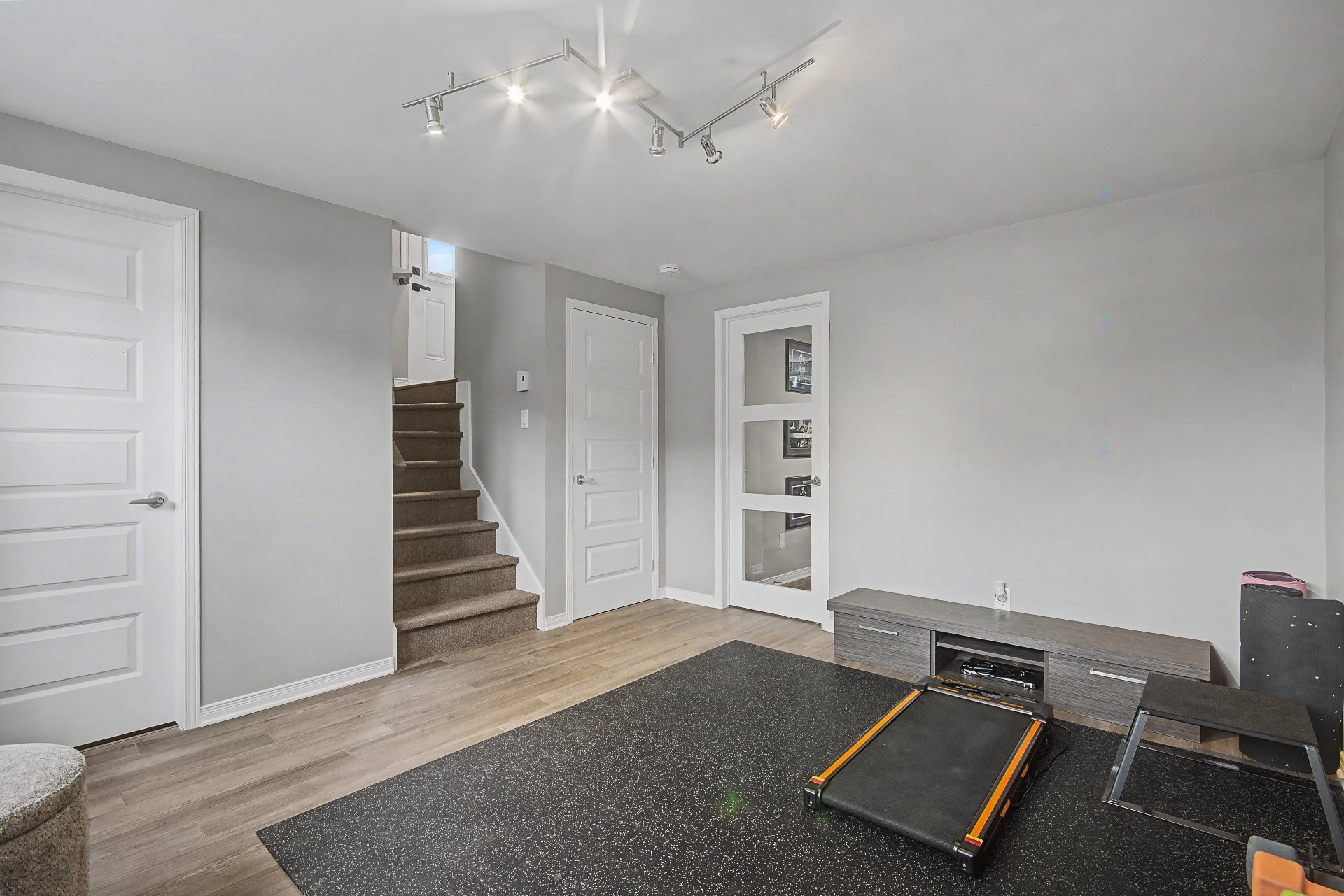 









1007


Rue des Samares

,
Longueuil (Le Vieux-Longueuil),




QC
J4M0A8

