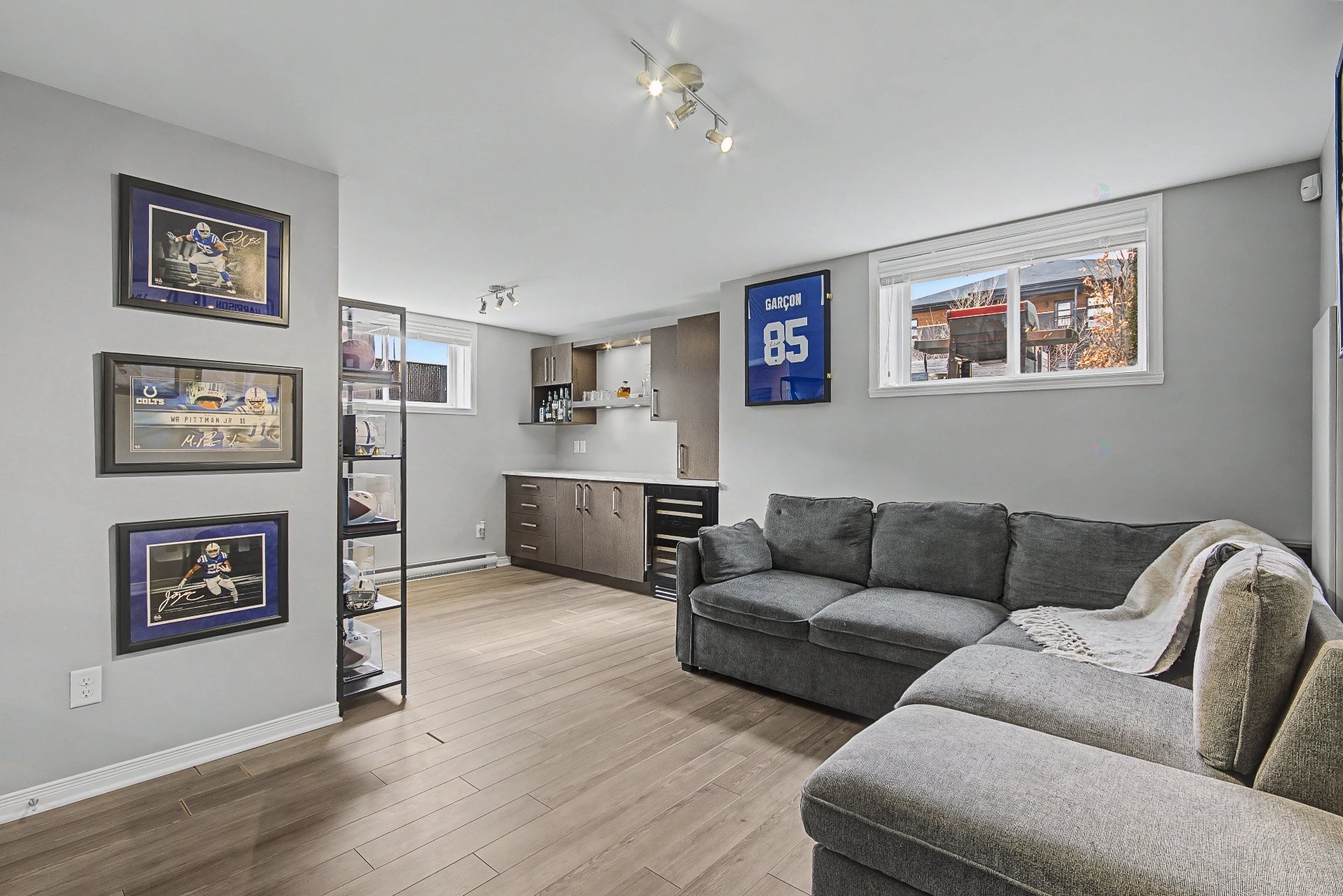 









1007


Rue des Samares

,
Longueuil (Le Vieux-Longueuil),




QC
J4M0A8

