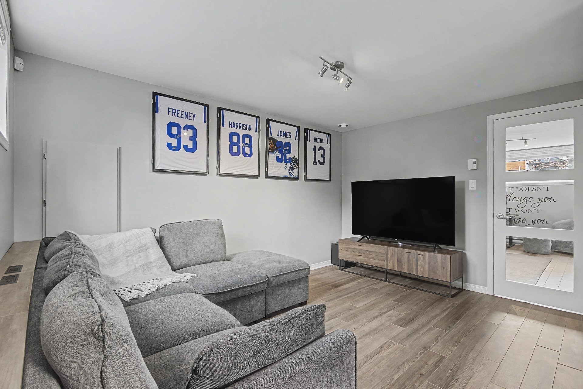 









1007


Rue des Samares

,
Longueuil (Le Vieux-Longueuil),




QC
J4M0A8

