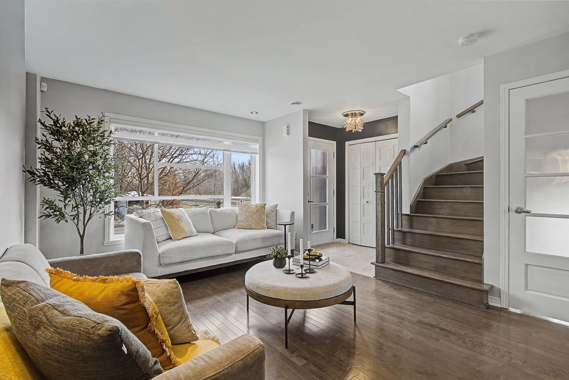 









1007


Rue des Samares

,
Longueuil (Le Vieux-Longueuil),




QC
J4M0A8

