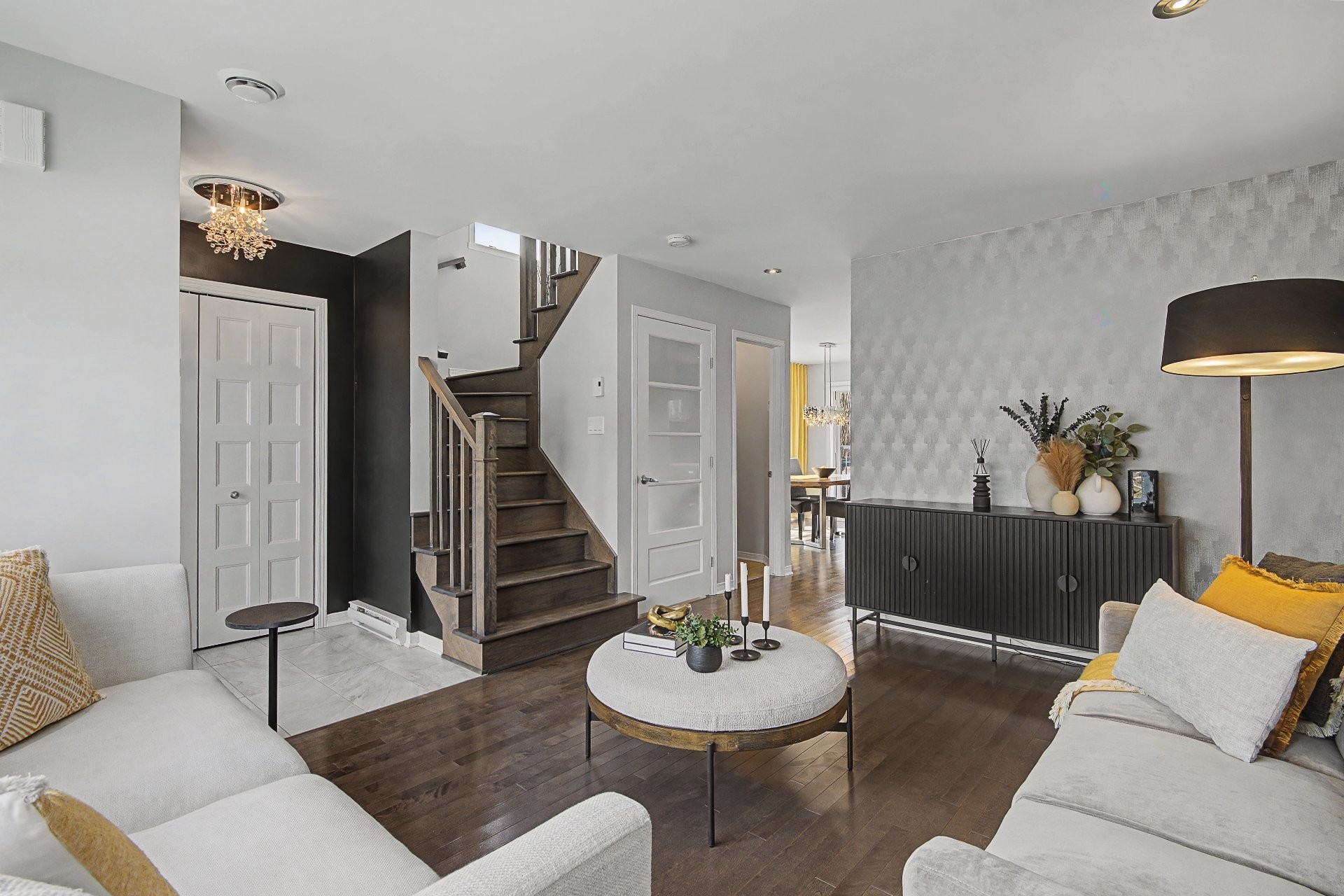 









1007


Rue des Samares

,
Longueuil (Le Vieux-Longueuil),




QC
J4M0A8

