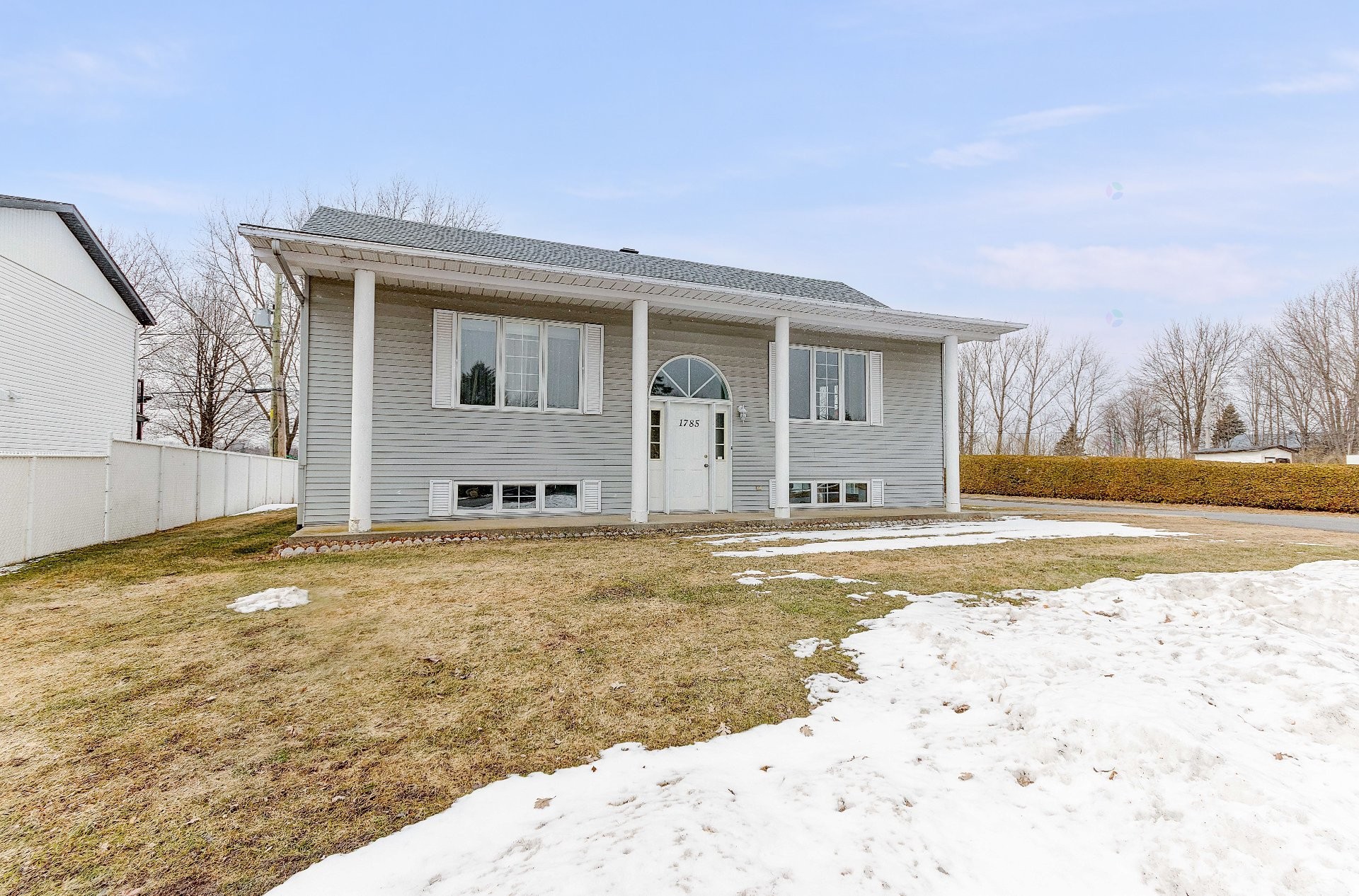 









1785


Rue du Moulin

,
Sainte-Marie-Madeleine,




QC
J0H1S0


