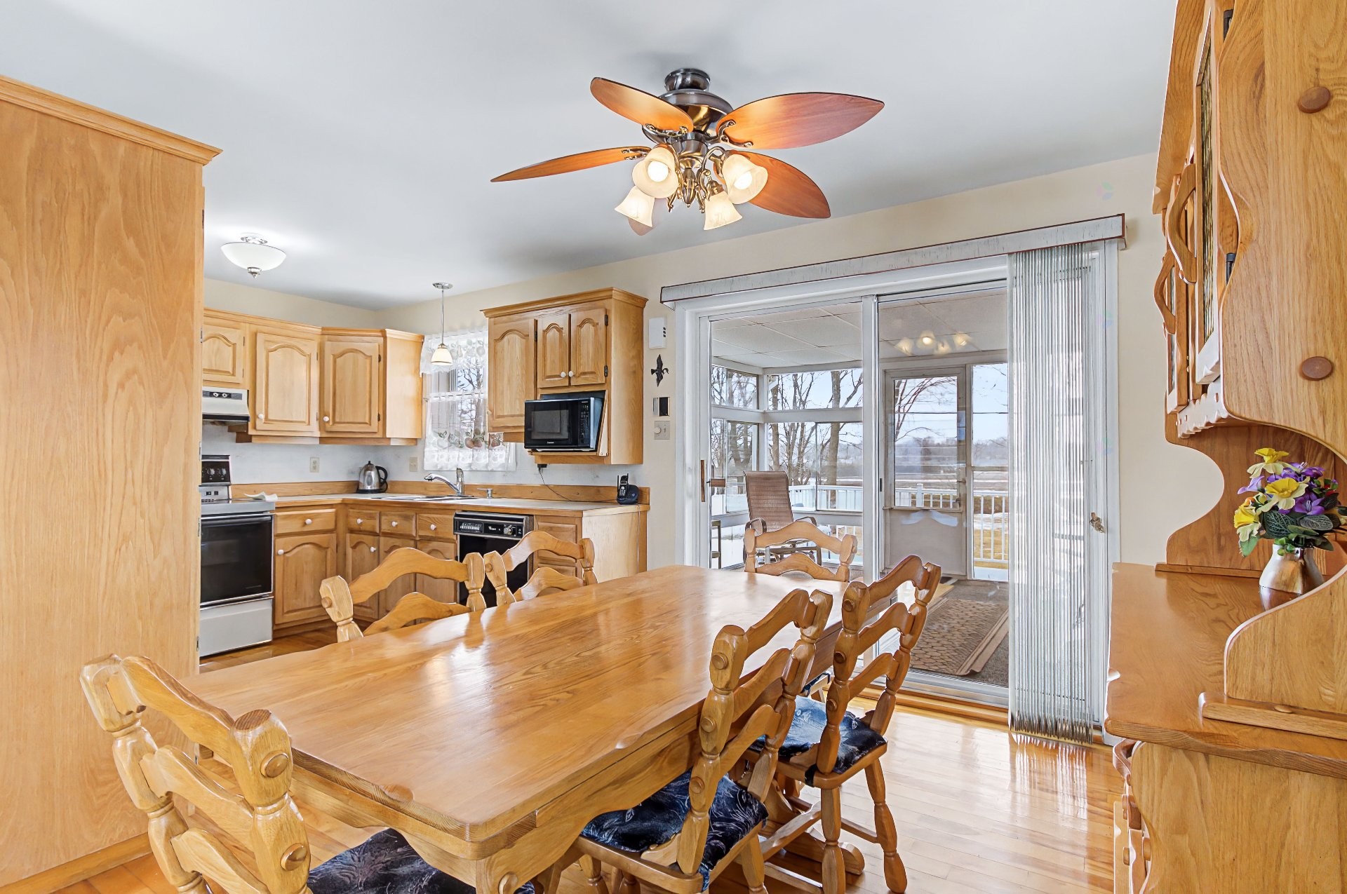 









1785


Rue du Moulin

,
Sainte-Marie-Madeleine,




QC
J0H1S0

