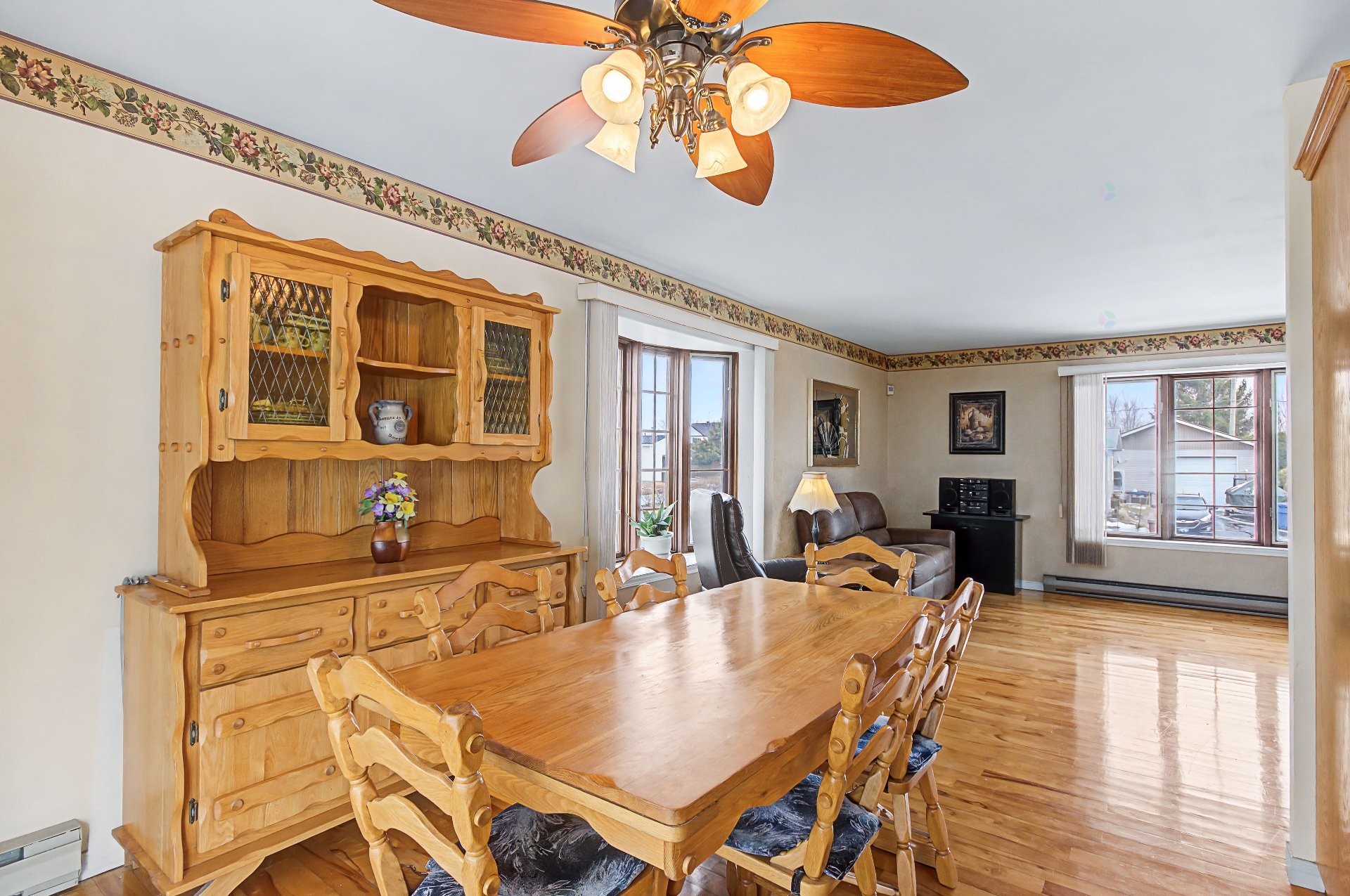 









1785


Rue du Moulin

,
Sainte-Marie-Madeleine,




QC
J0H1S0


