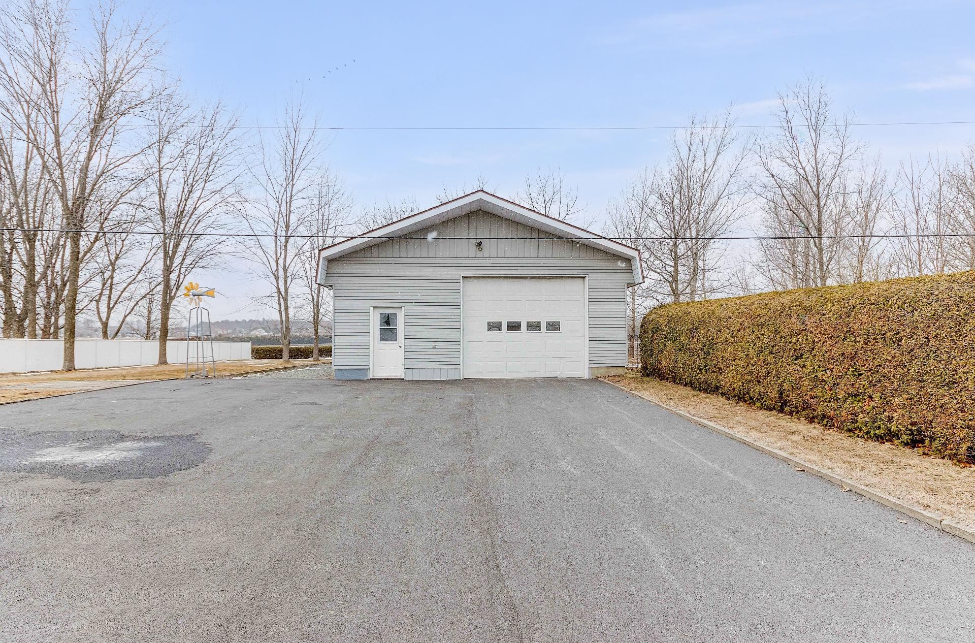 









1785


Rue du Moulin

,
Sainte-Marie-Madeleine,




QC
J0H1S0

