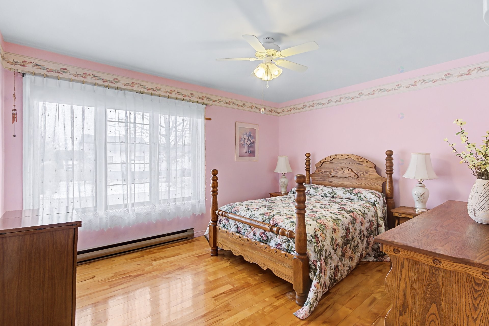 









1785


Rue du Moulin

,
Sainte-Marie-Madeleine,




QC
J0H1S0

