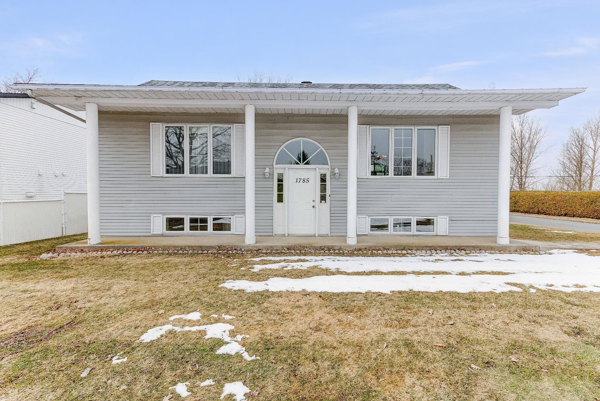 









1785


Rue du Moulin

,
Sainte-Marie-Madeleine,




QC
J0H1S0

