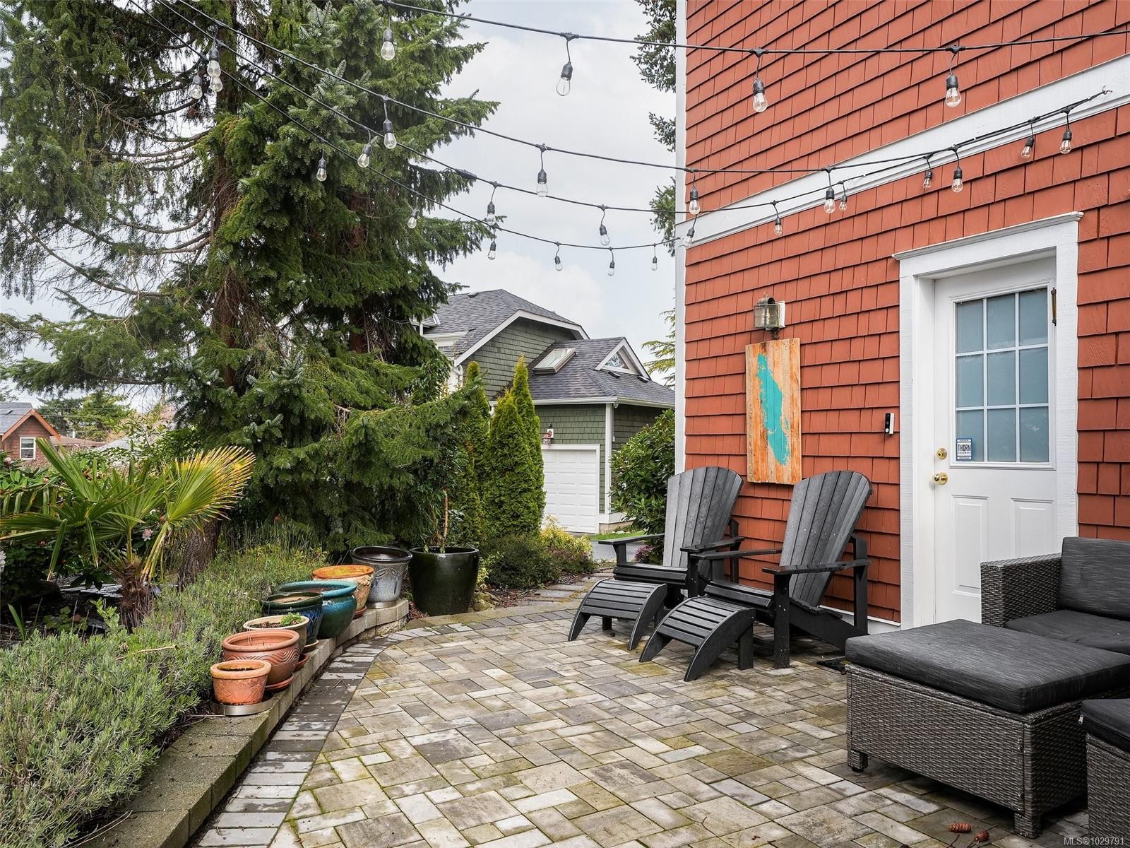 









445


Admirals

Rd, 3,
Esquimalt,




BC
V9A 2N2

