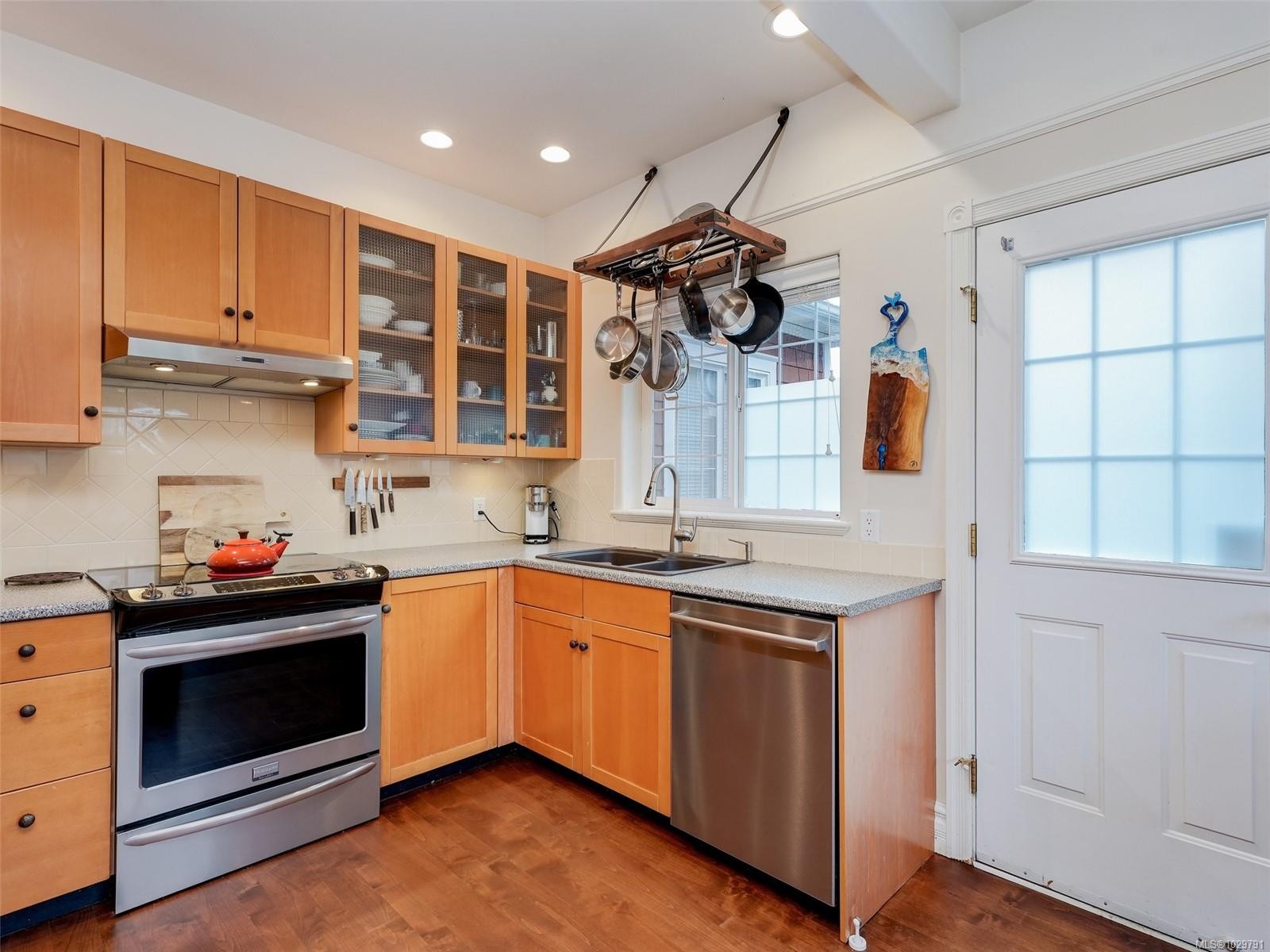 









445


Admirals

Rd, 3,
Esquimalt,




BC
V9A 2N2

