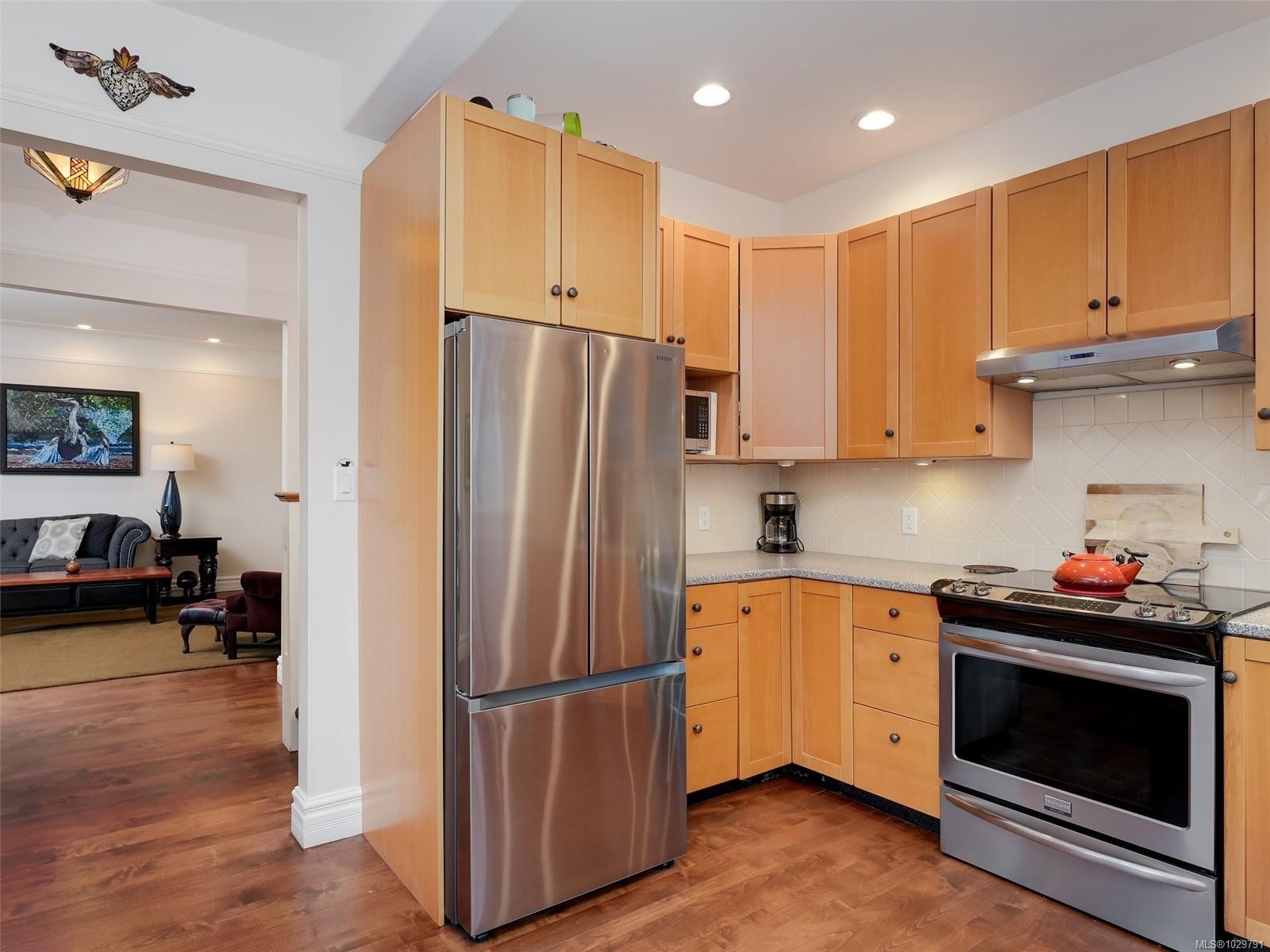 









445


Admirals

Rd, 3,
Esquimalt,




BC
V9A 2N2

