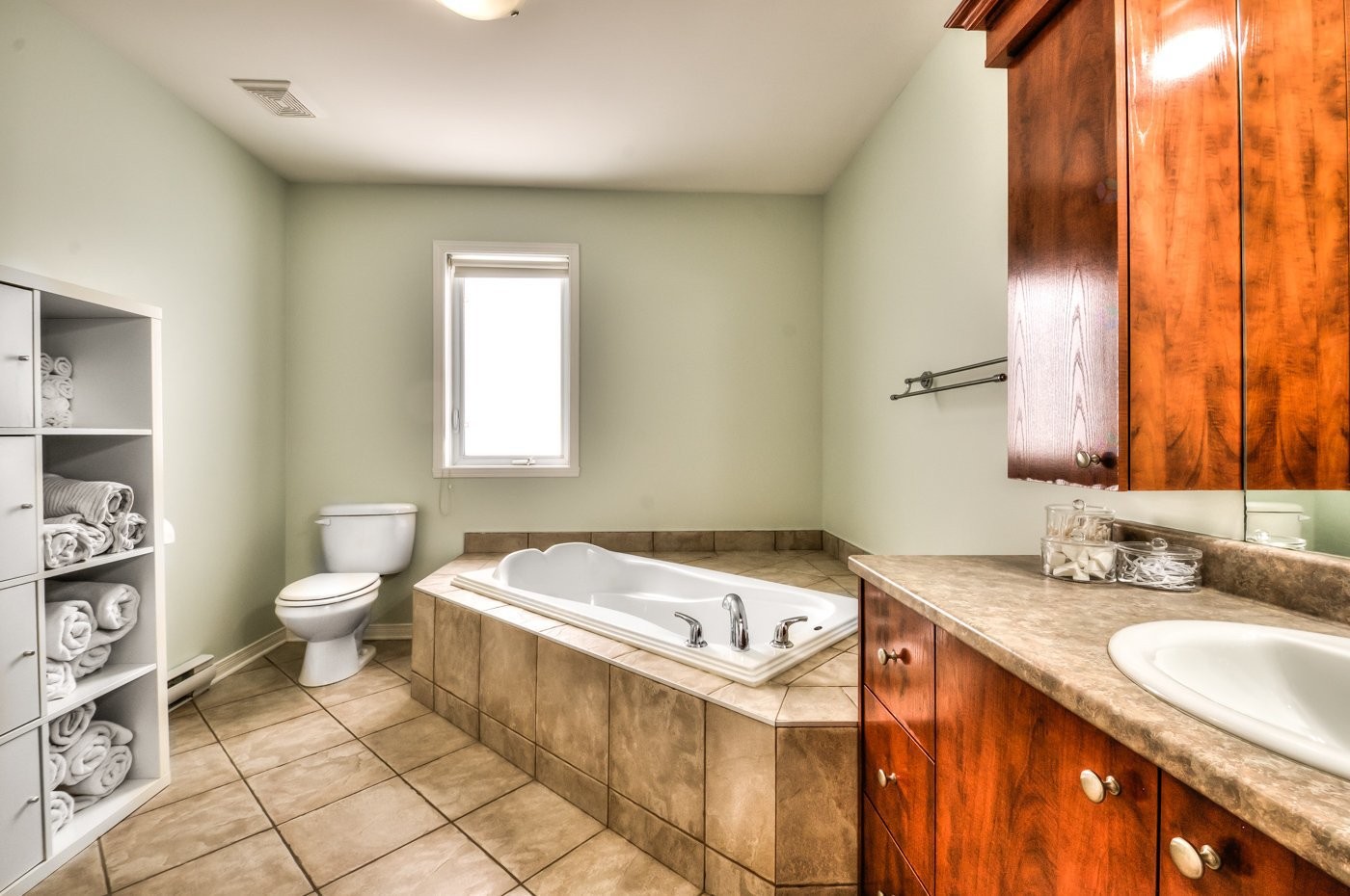 









300


Rue Ravel

,
Saint-Jean-sur-Richelieu,




QC
J3B0A3

