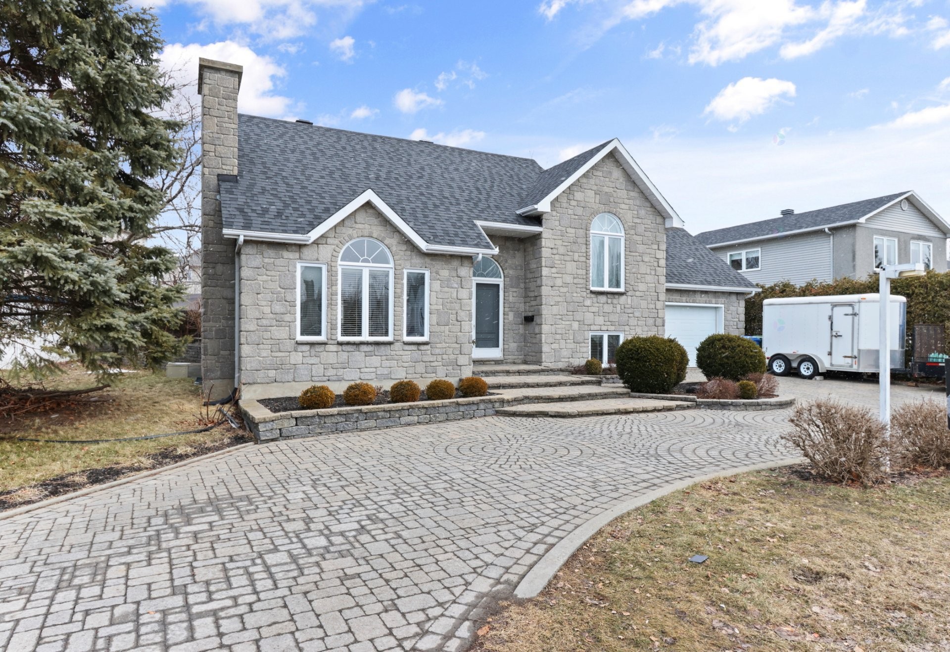 









419


Rue des Chênes

,
Beauharnois,




QC
J6N3T9

