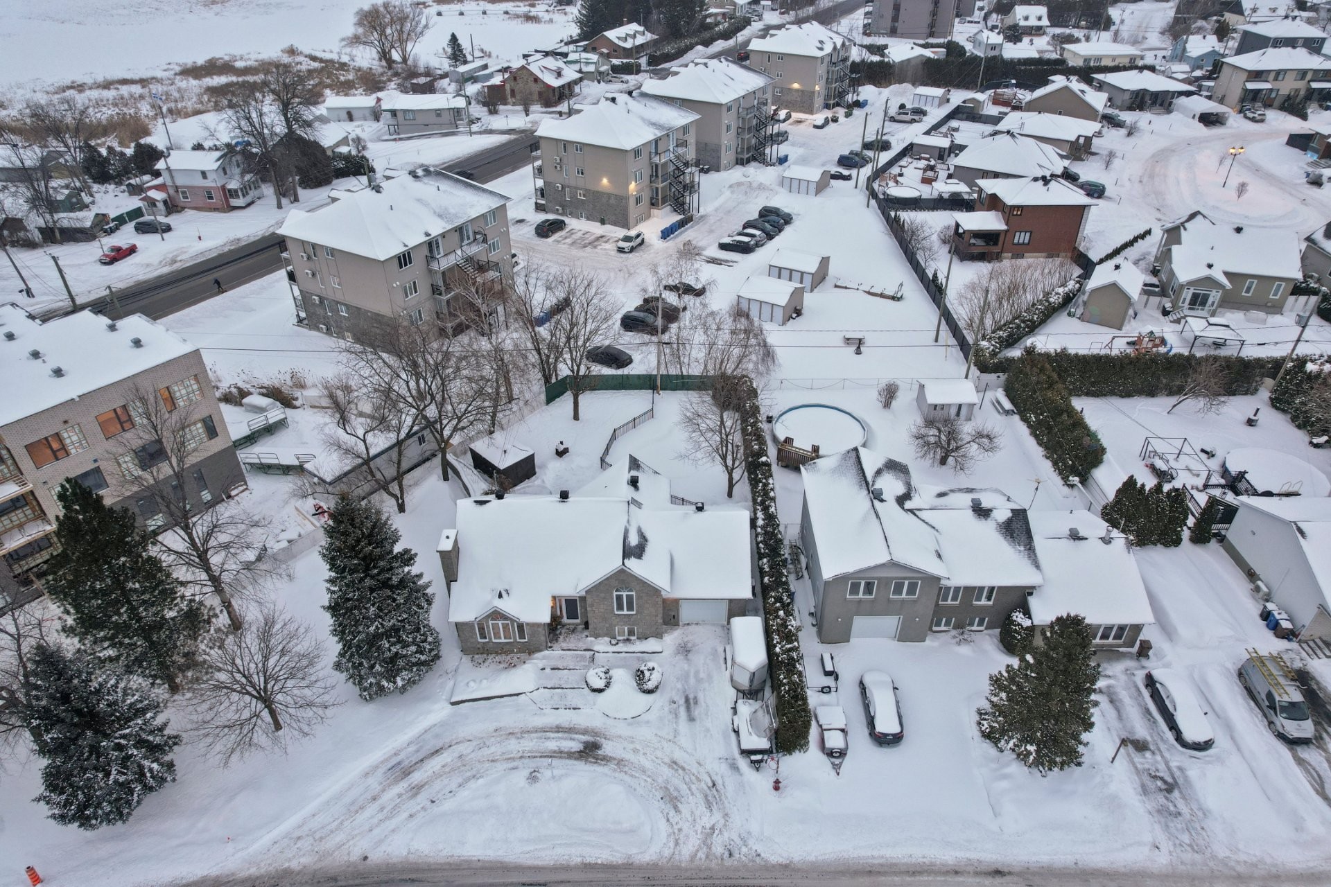 









419


Rue des Chênes

,
Beauharnois,




QC
J6N3T9

