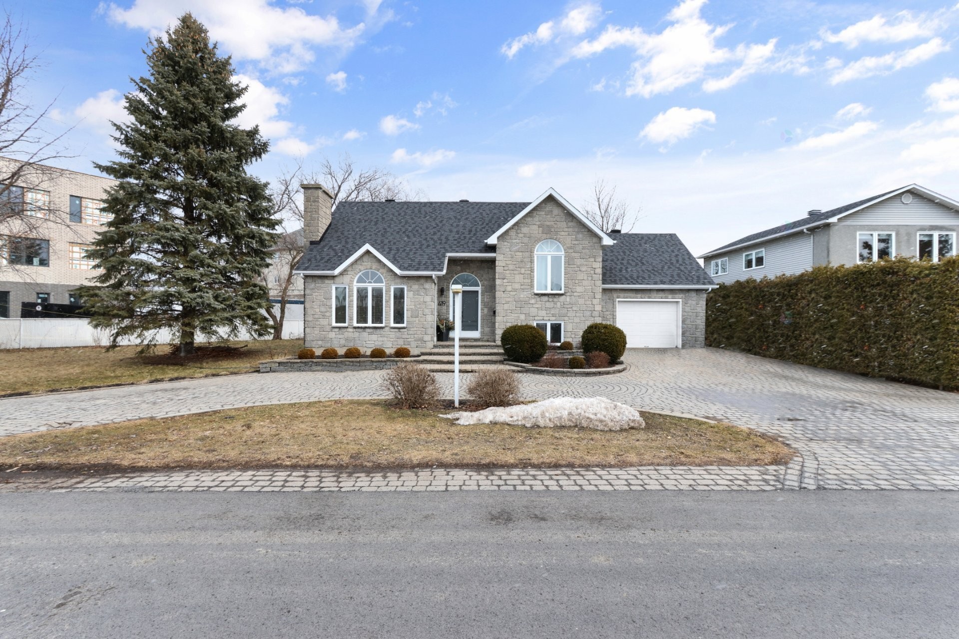 









419


Rue des Chênes

,
Beauharnois,




QC
J6N3T9

