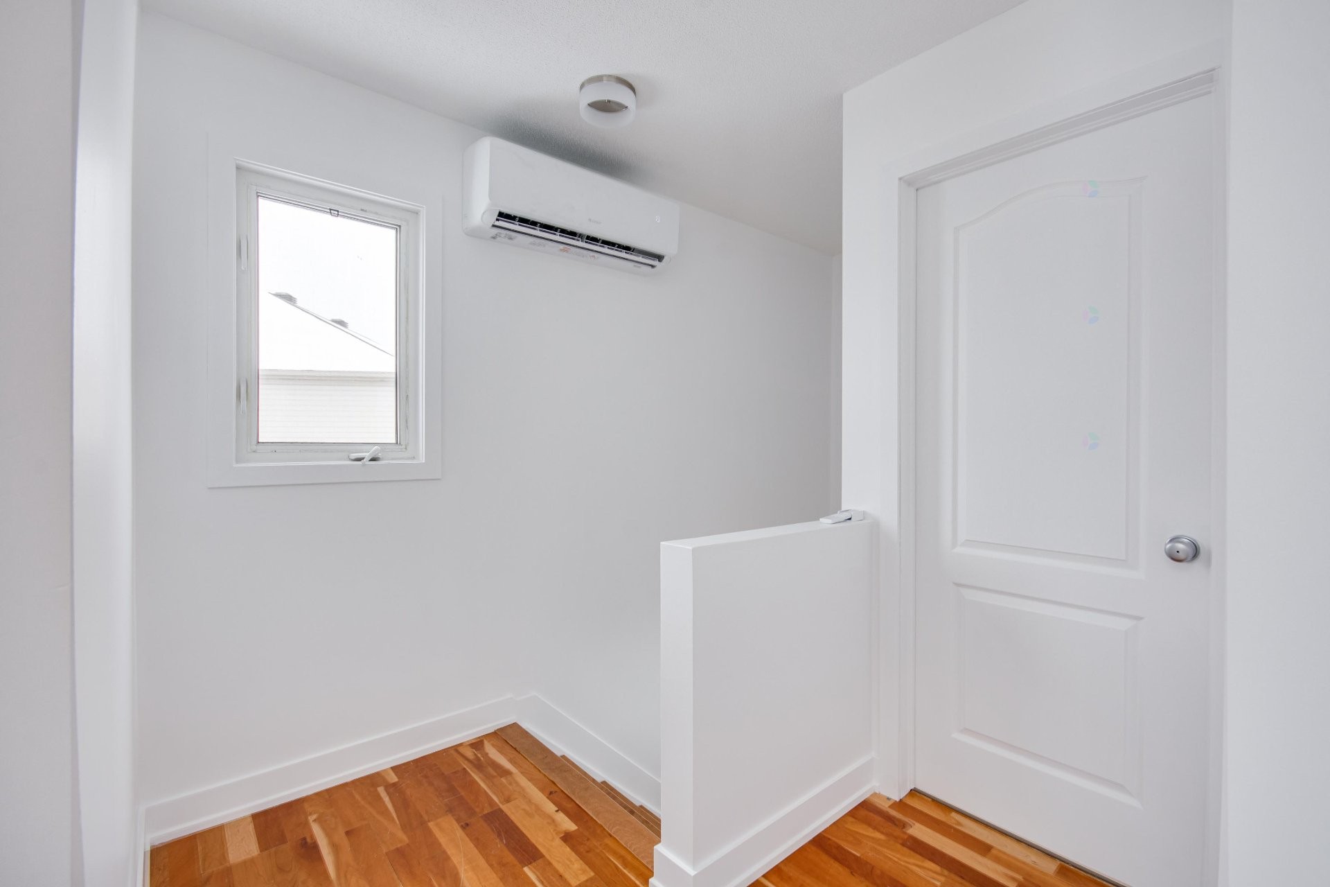 









185


Rue des Balbuzards

,
Gatineau (Masson-Angers),




QC
J8M1J2

