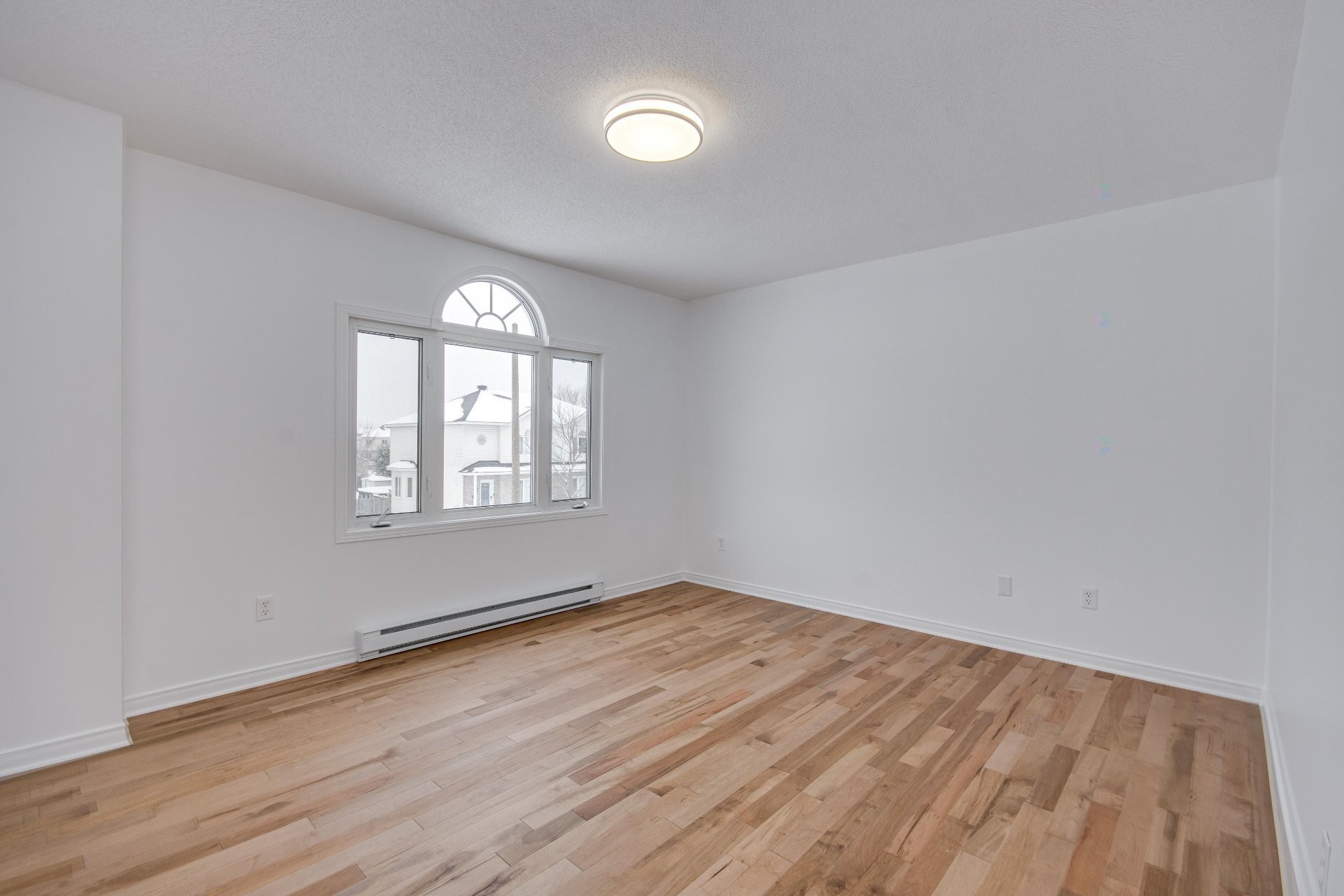 









185


Rue des Balbuzards

,
Gatineau (Masson-Angers),




QC
J8M1J2

