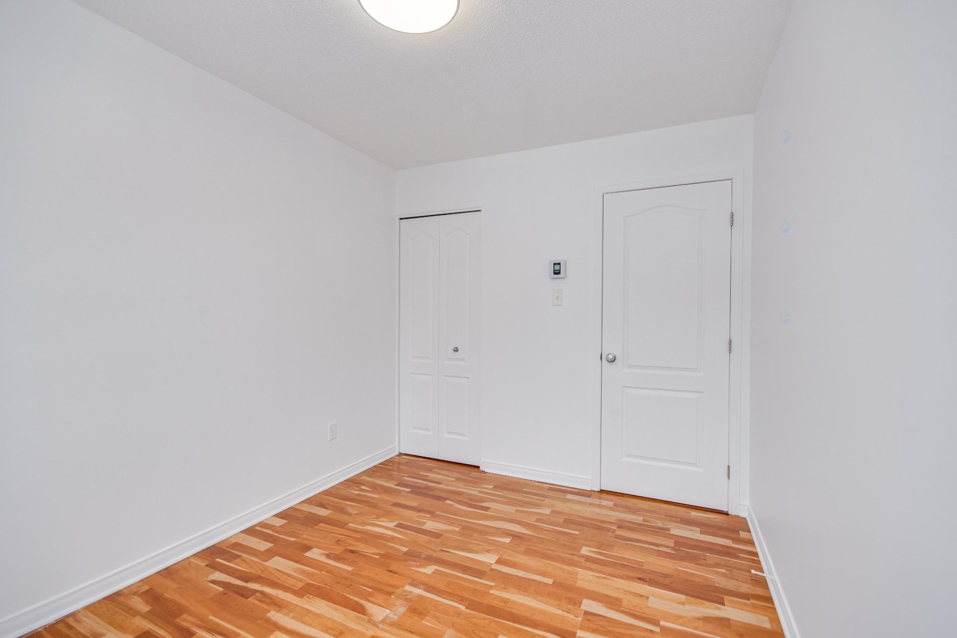 









185


Rue des Balbuzards

,
Gatineau (Masson-Angers),




QC
J8M1J2

