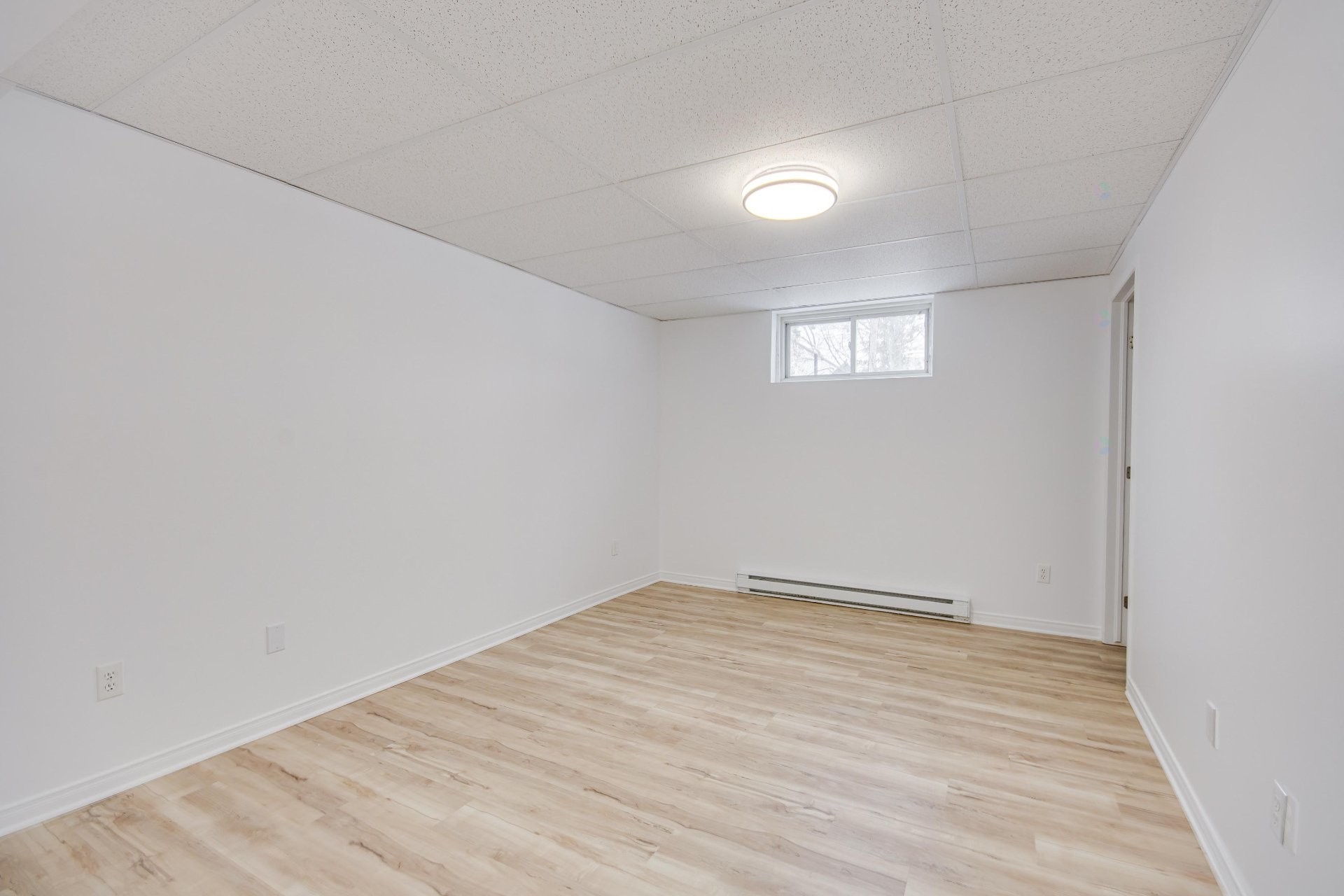 









185


Rue des Balbuzards

,
Gatineau (Masson-Angers),




QC
J8M1J2


