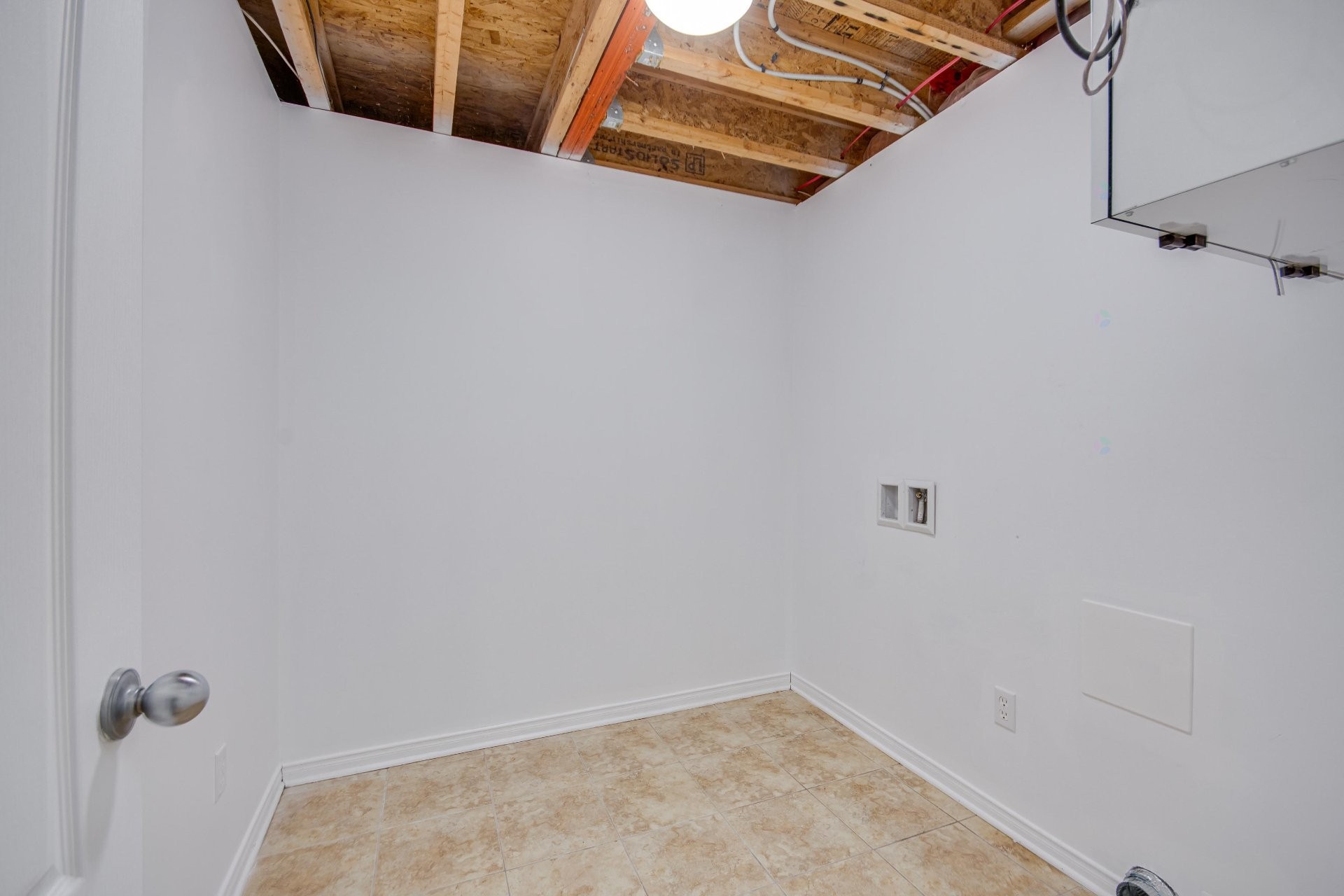









185


Rue des Balbuzards

,
Gatineau (Masson-Angers),




QC
J8M1J2

