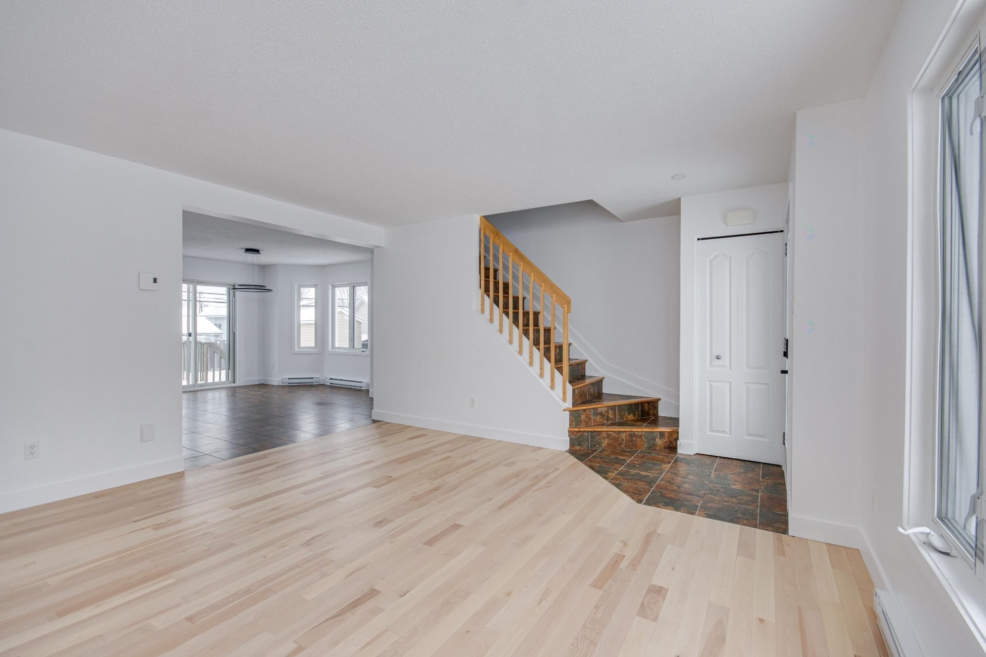 









185


Rue des Balbuzards

,
Gatineau (Masson-Angers),




QC
J8M1J2

