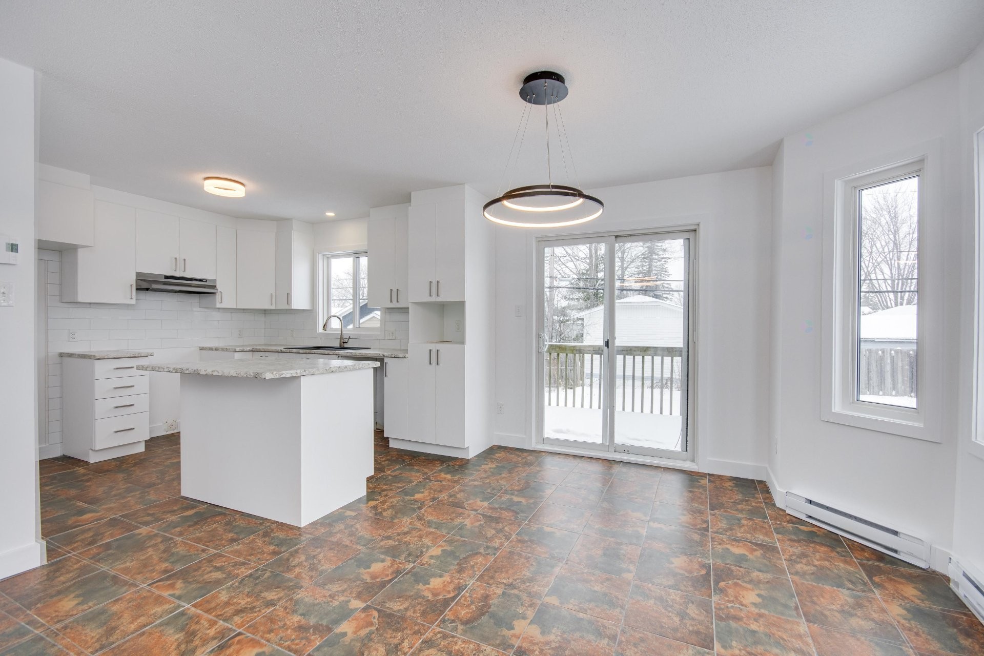 









185


Rue des Balbuzards

,
Gatineau (Masson-Angers),




QC
J8M1J2

