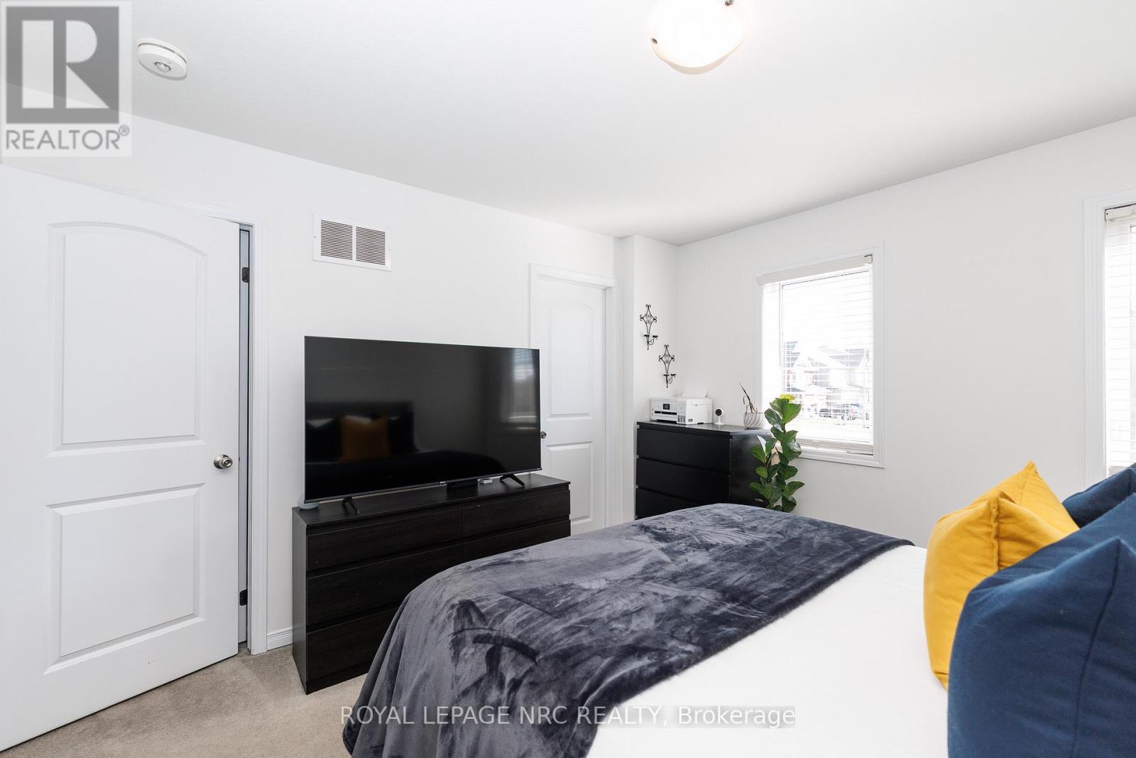 












7794 WHITE PINE CRESCENT

,
Niagara Falls (Brown),




Ontario
L2H3R4

