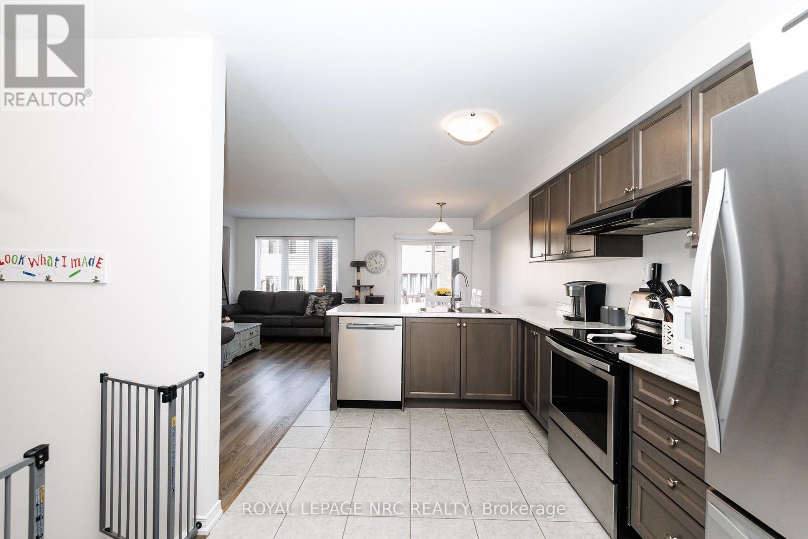 












7794 WHITE PINE CRESCENT

,
Niagara Falls (Brown),




Ontario
L2H3R4

