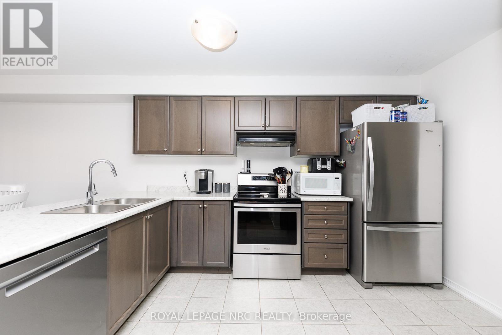 












7794 WHITE PINE CRESCENT

,
Niagara Falls (Brown),




Ontario
L2H3R4

