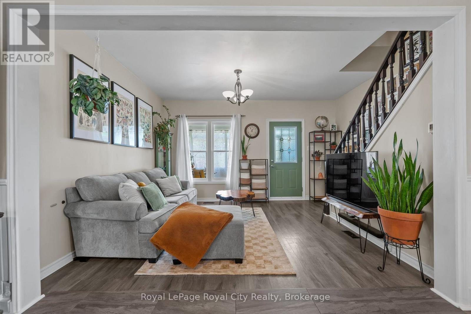 












137 PERTH STREET

,
Stratford,




Ontario
N5A3Y1

