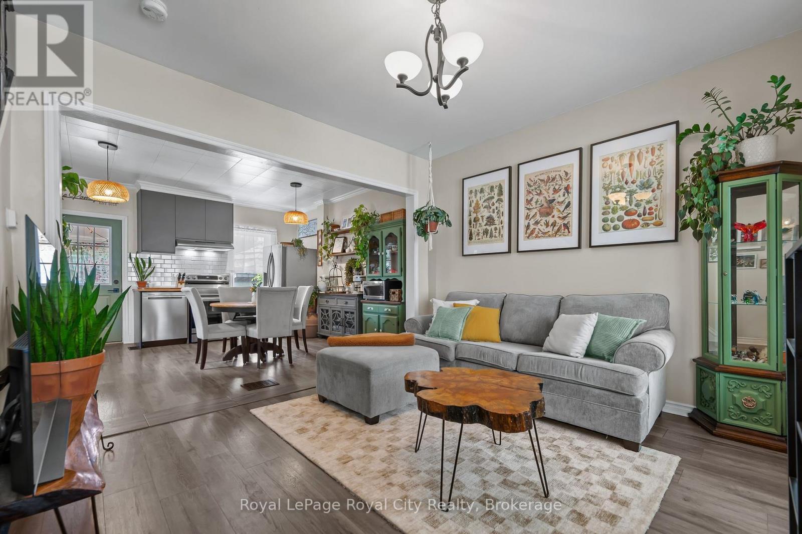 












137 PERTH STREET

,
Stratford,




Ontario
N5A3Y1

