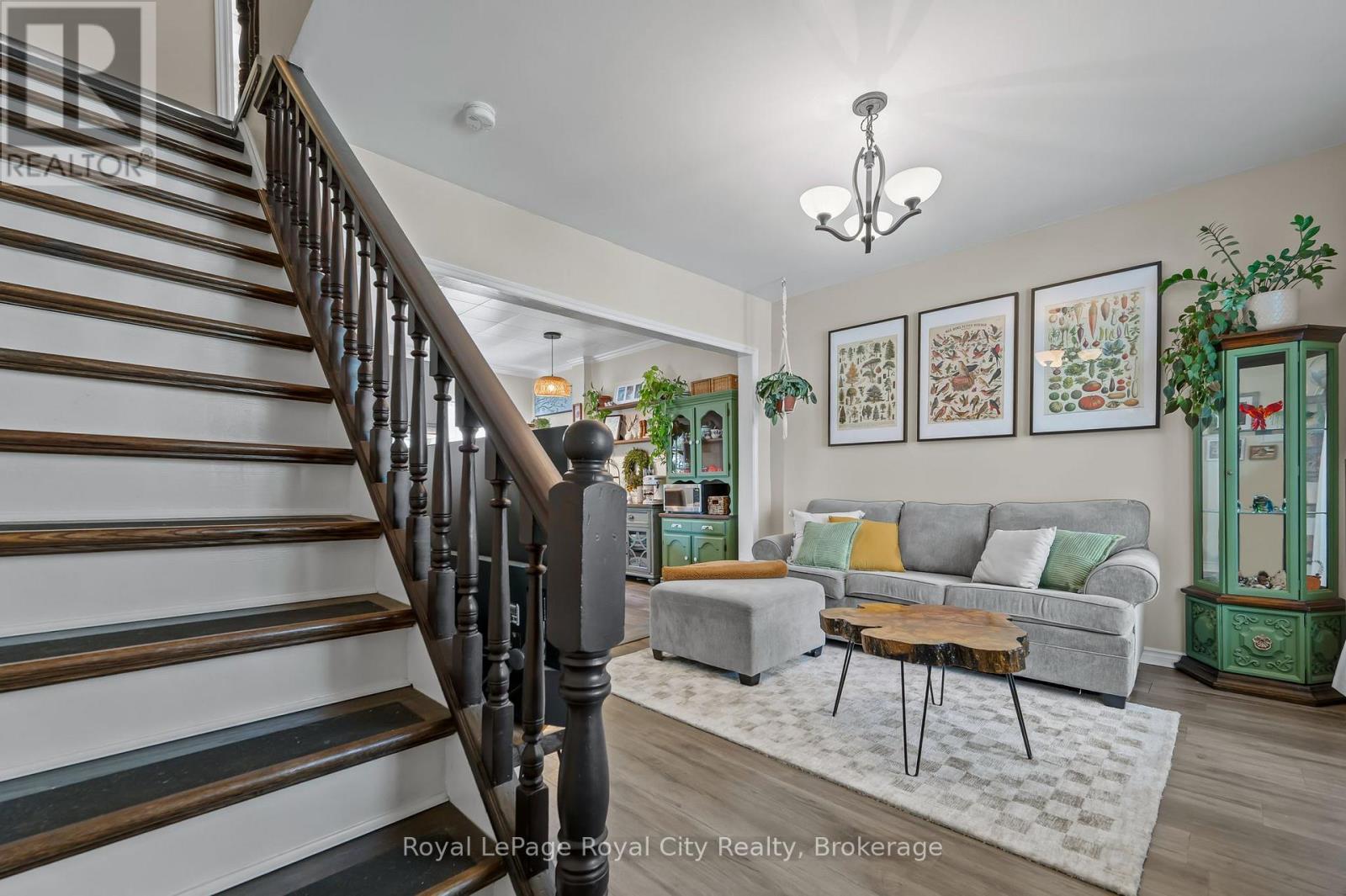 












137 PERTH STREET

,
Stratford,




Ontario
N5A3Y1

