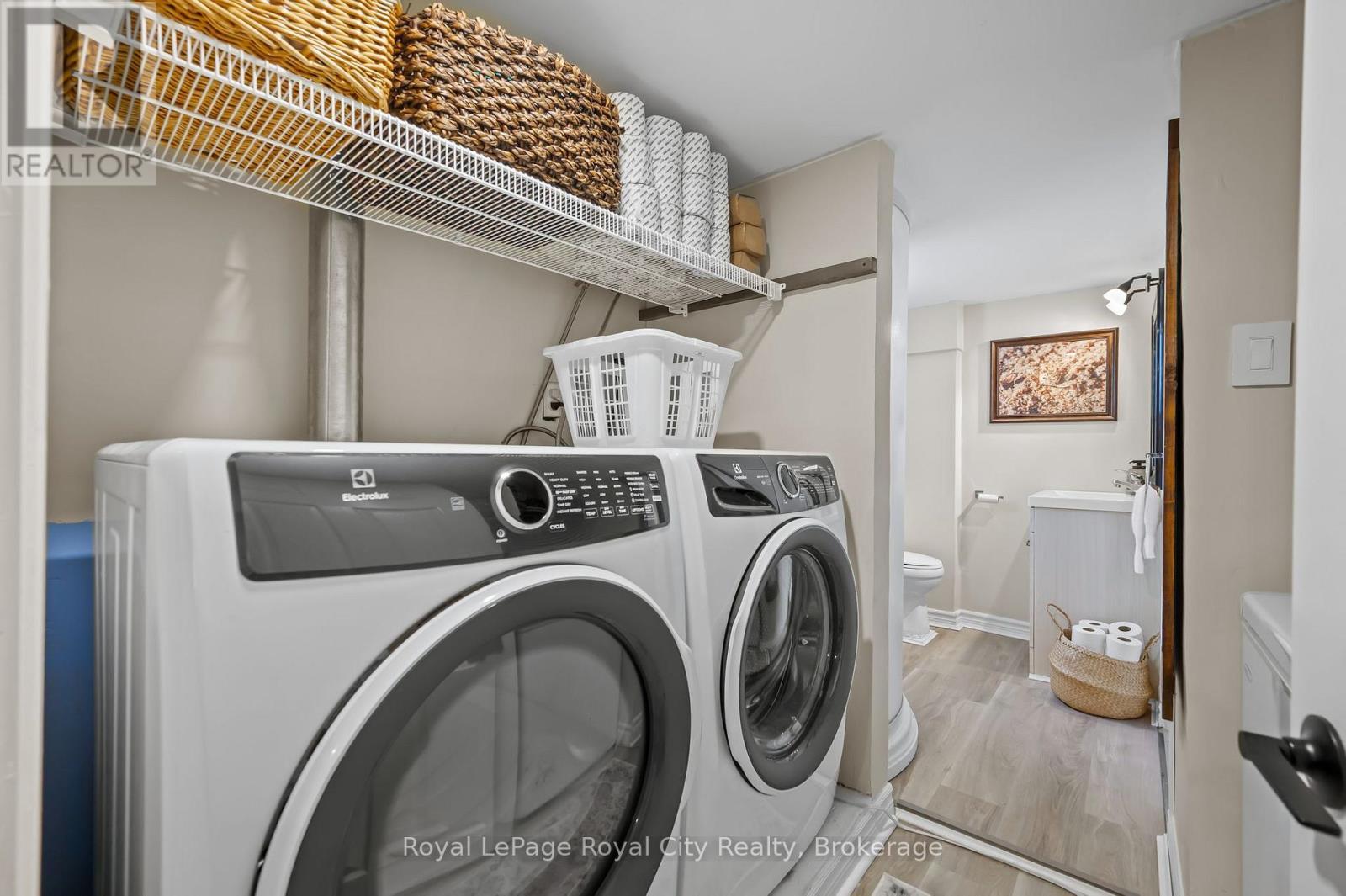 












137 PERTH STREET

,
Stratford,




Ontario
N5A3Y1

