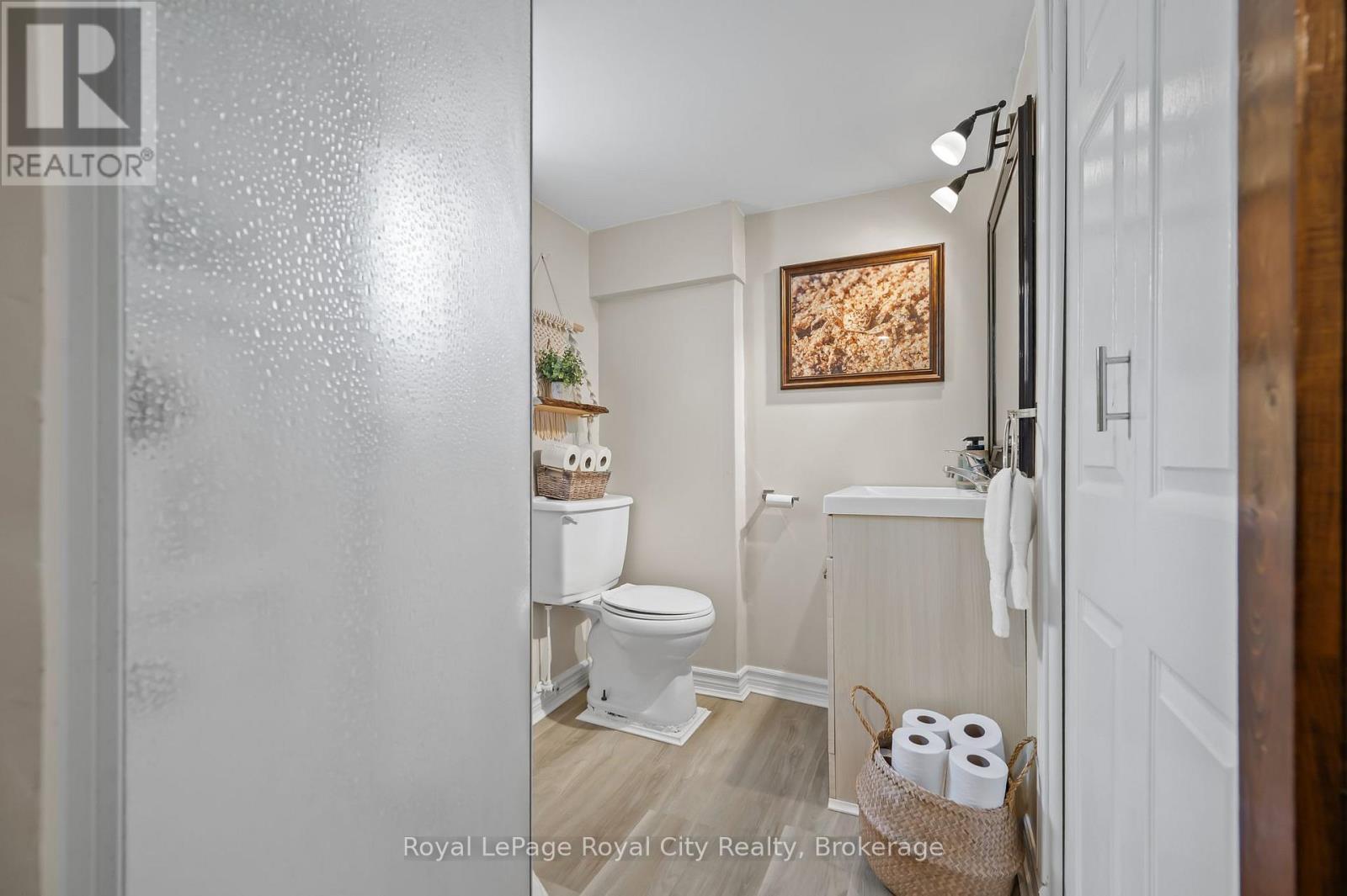 












137 PERTH STREET

,
Stratford,




Ontario
N5A3Y1

