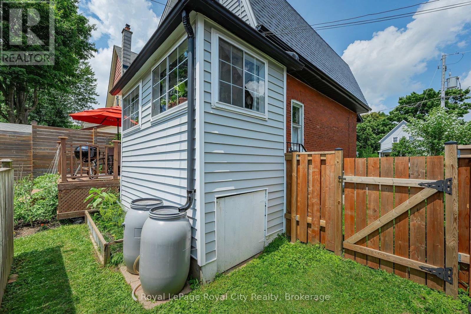 












137 PERTH STREET

,
Stratford,




Ontario
N5A3Y1

