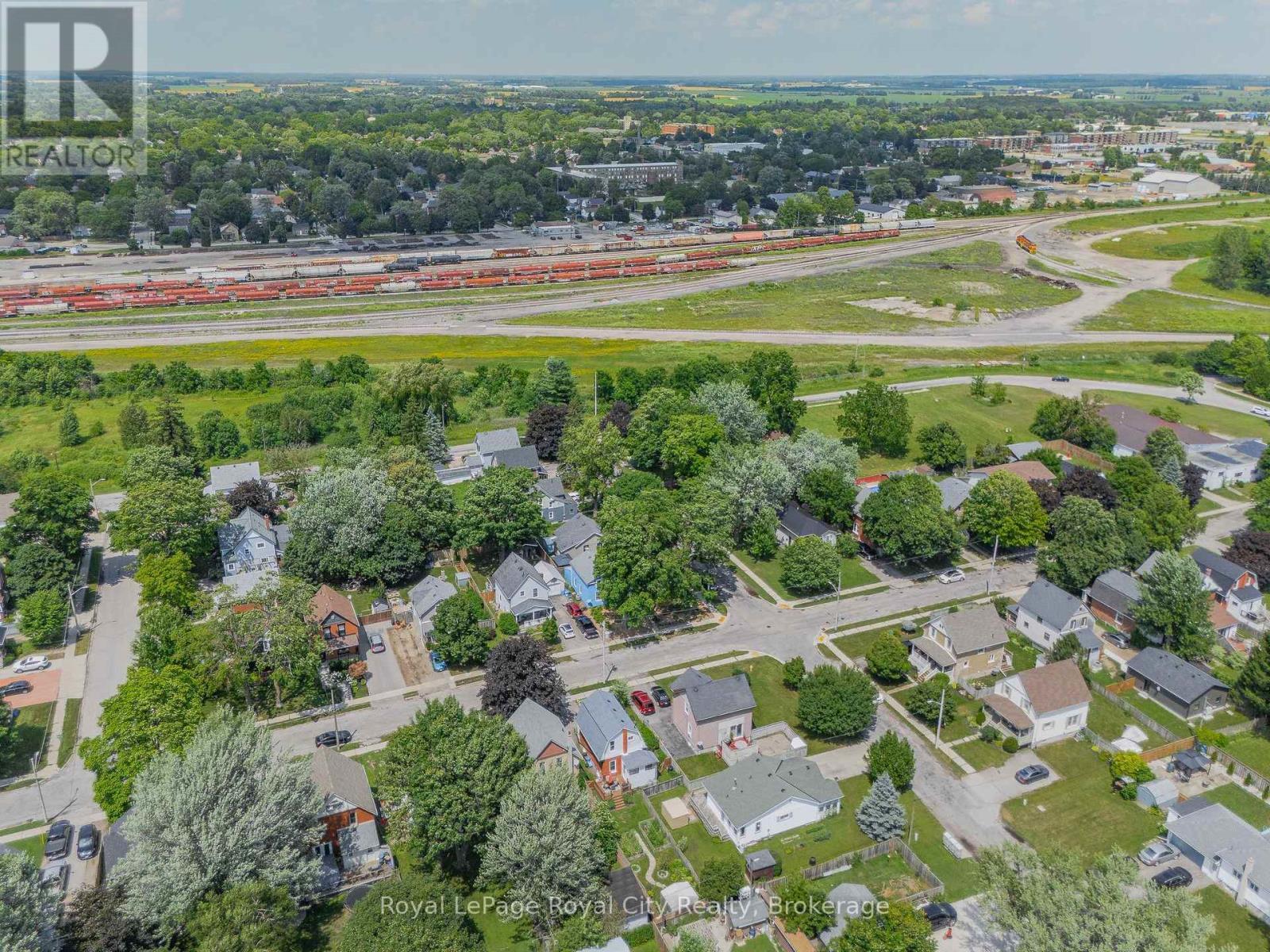 












137 PERTH STREET

,
Stratford,




Ontario
N5A3Y1

