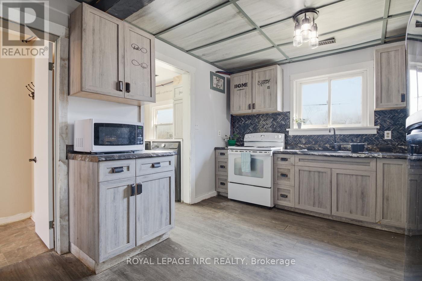 












529 ROSEHILL ROAD

,
Fort Erie (Crescent Park),




Ontario
L2A5M4

