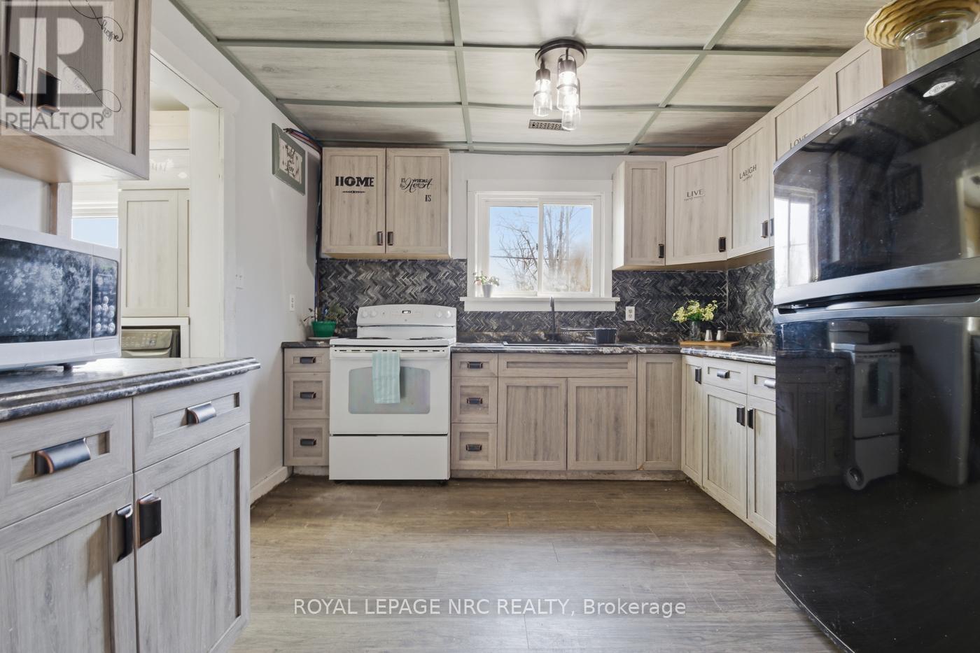 












529 ROSEHILL ROAD

,
Fort Erie (Crescent Park),




Ontario
L2A5M4

