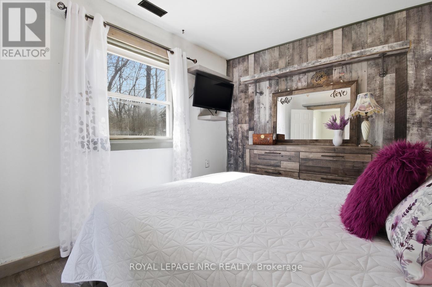 












529 ROSEHILL ROAD

,
Fort Erie (Crescent Park),




Ontario
L2A5M4

