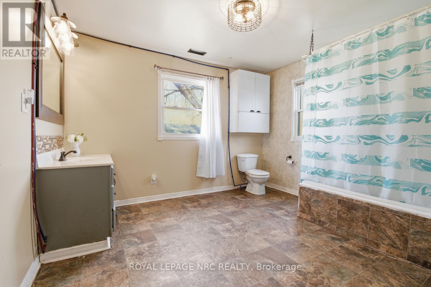 












529 ROSEHILL ROAD

,
Fort Erie (Crescent Park),




Ontario
L2A5M4

