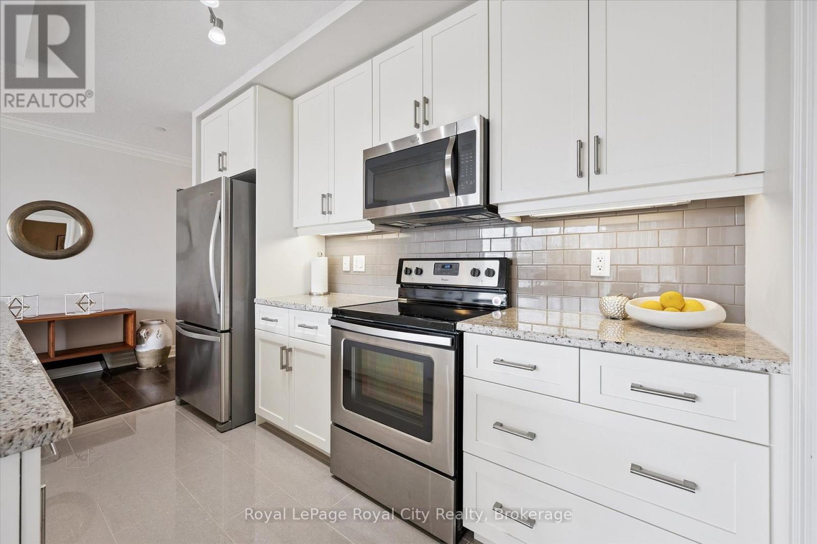 












413 - 150 WELLINGTON STREET E

,
Guelph (Downtown),




Ontario
N1H3R2

