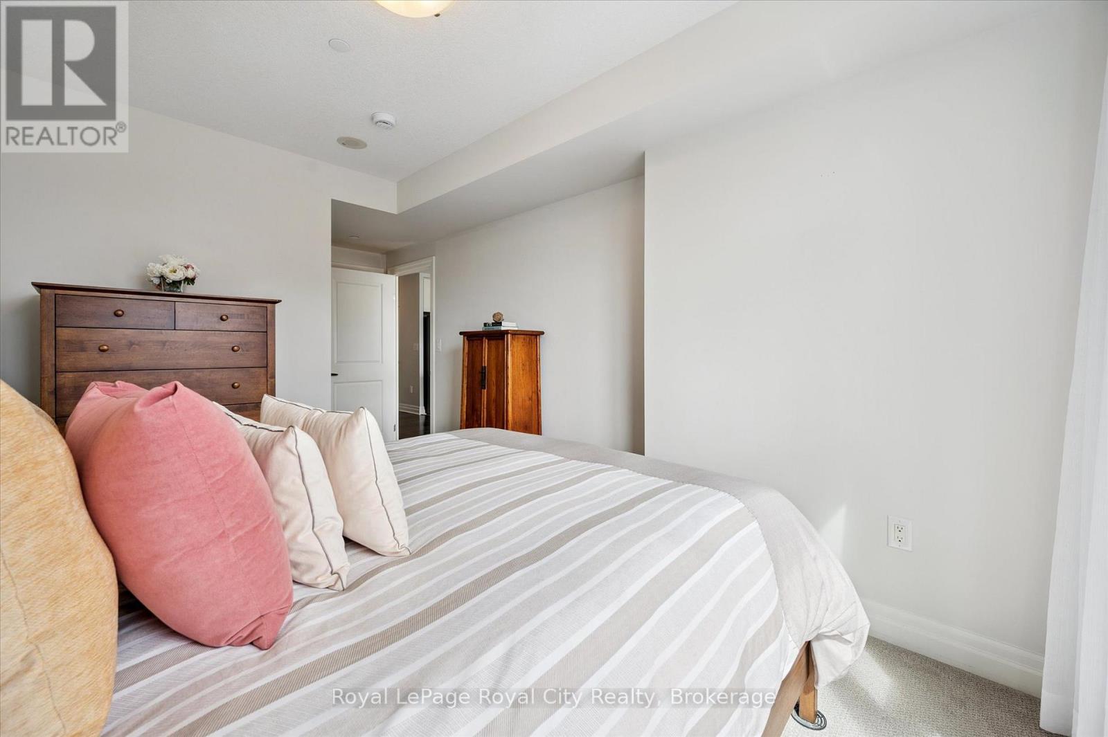 












413 - 150 WELLINGTON STREET E

,
Guelph (Downtown),




Ontario
N1H3R2

