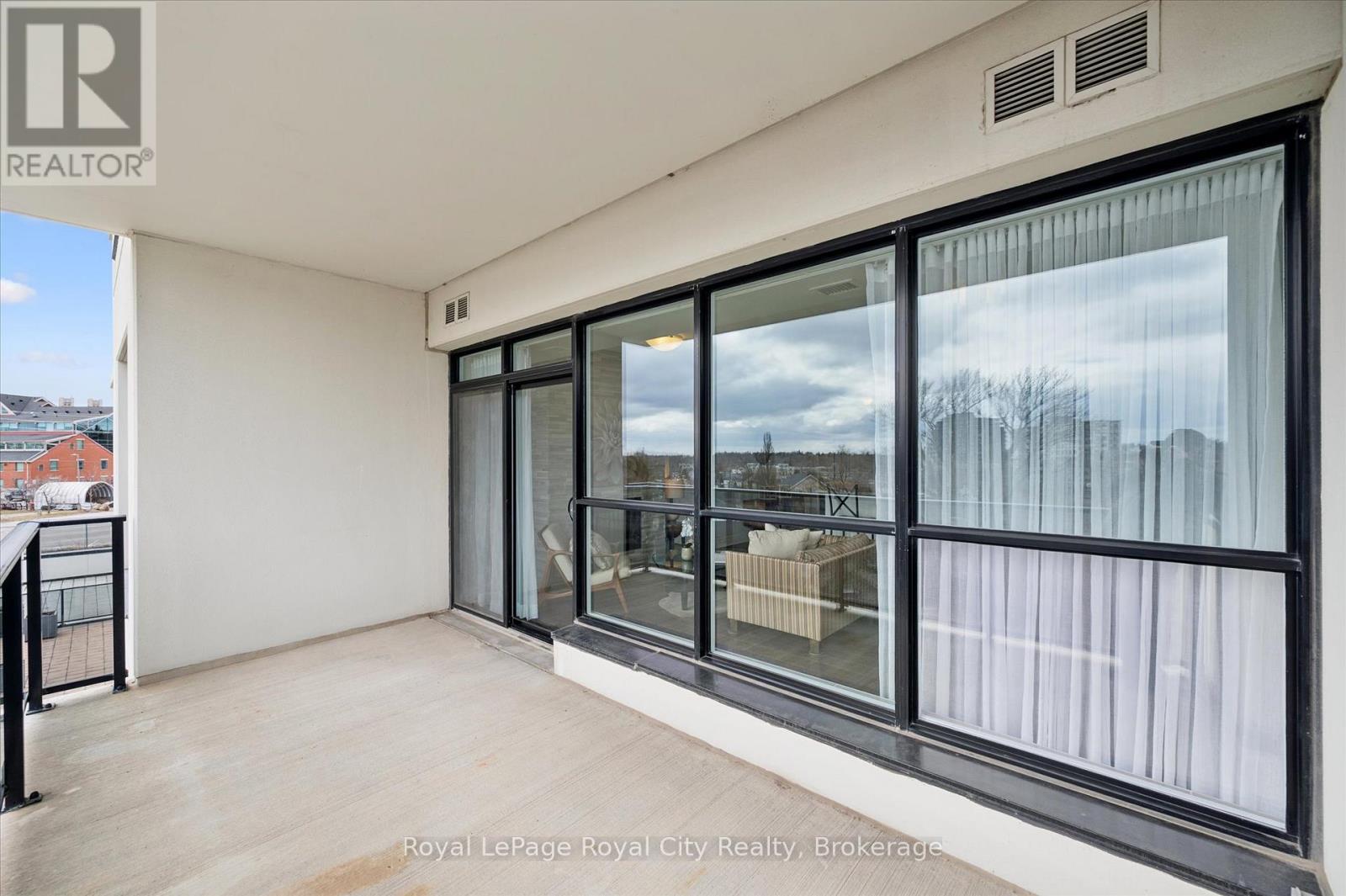 












413 - 150 WELLINGTON STREET E

,
Guelph (Downtown),




Ontario
N1H3R2

