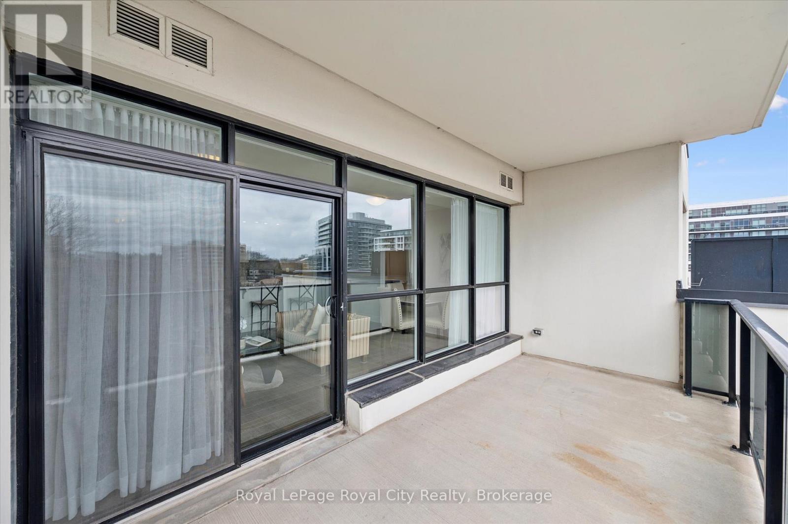 












413 - 150 WELLINGTON STREET E

,
Guelph (Downtown),




Ontario
N1H3R2

