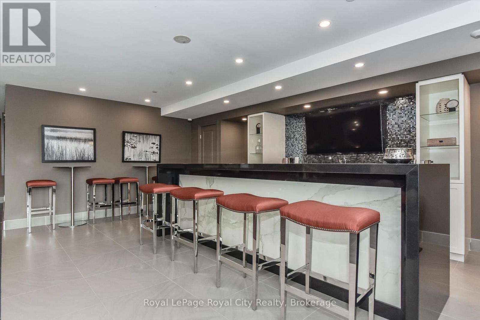 












413 - 150 WELLINGTON STREET E

,
Guelph (Downtown),




Ontario
N1H3R2


