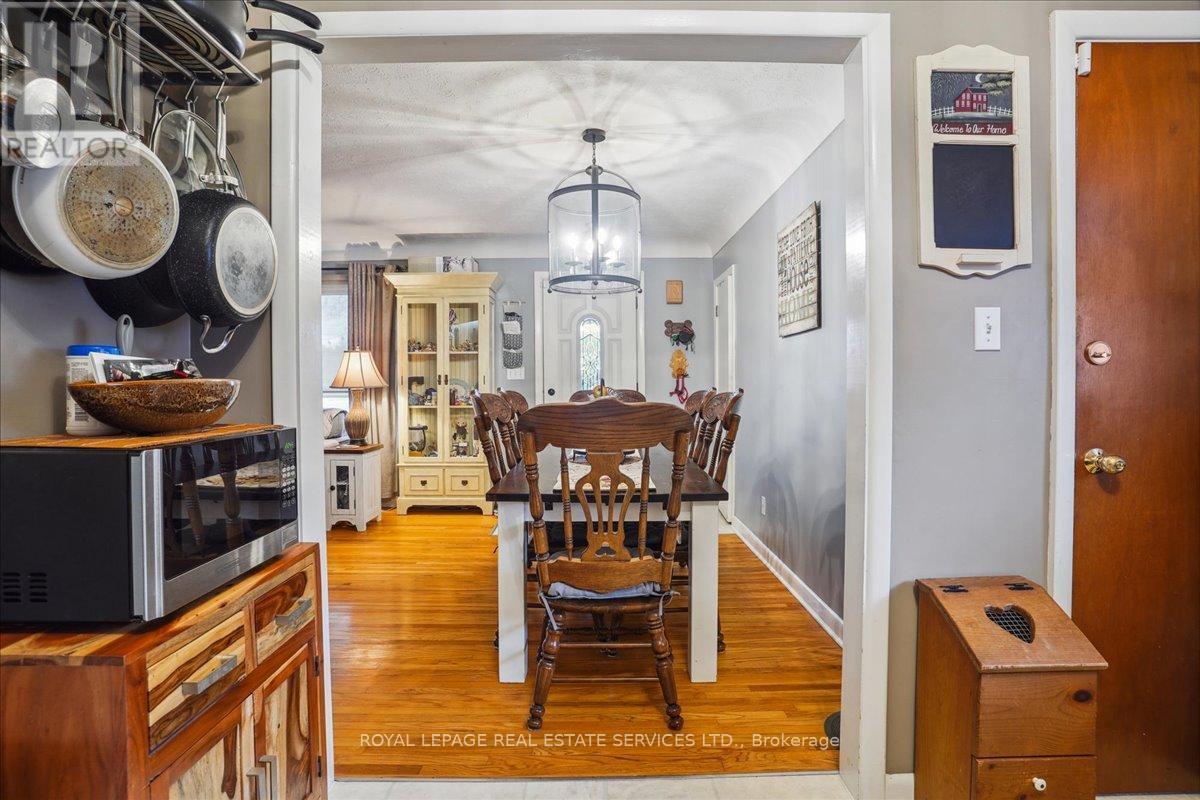 












391 EAST 16TH STREET

,
Hamilton,




Ontario
L9A4K4

