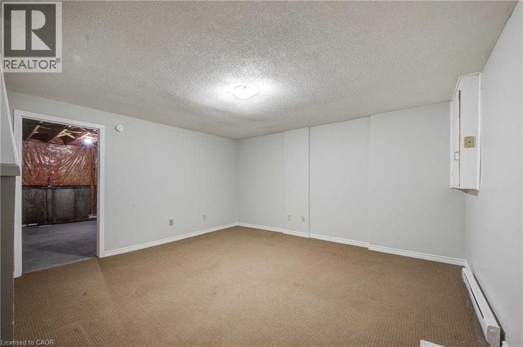 












370 SPRINGBANK Avenue Unit# 7

,
Woodstock,




Ontario
N4T1L3

