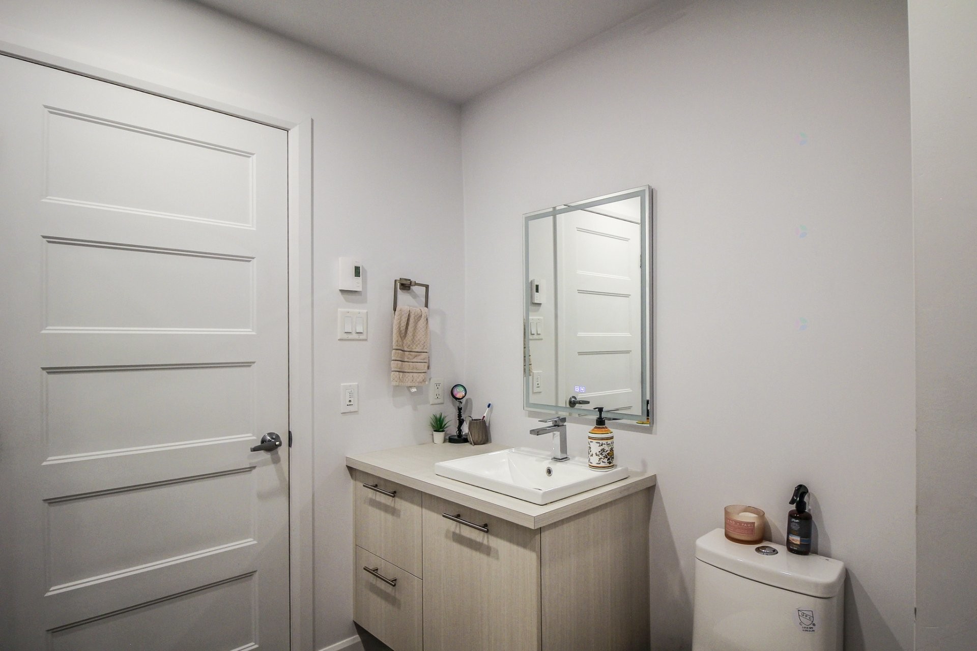 









69


64e Avenue O.

,
Saint-Paul-de-l'Île-aux-Noix,




QC
J0J1G0

