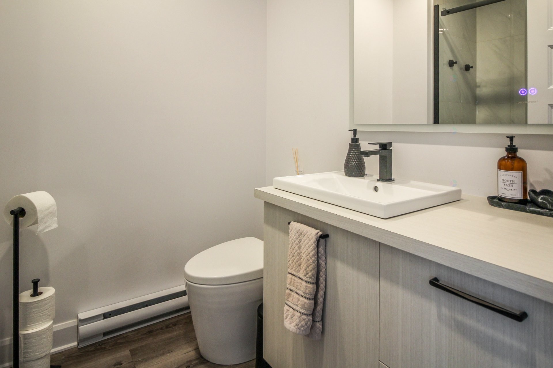 









69


64e Avenue O.

,
Saint-Paul-de-l'Île-aux-Noix,




QC
J0J1G0

