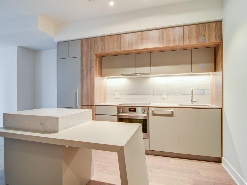 









1288


Rue St-Antoine O.

, 506,
Montréal (Ville-Marie),




QC
H3C0X6

