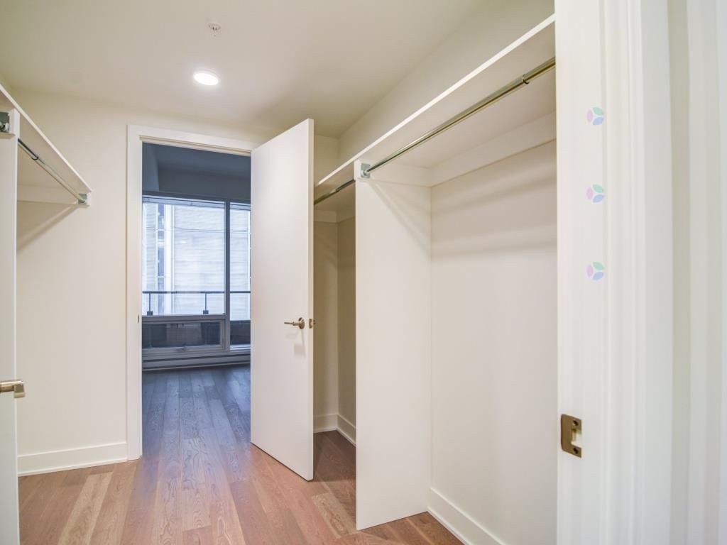 









1288


Rue St-Antoine O.

, 506,
Montréal (Ville-Marie),




QC
H3C0X6

